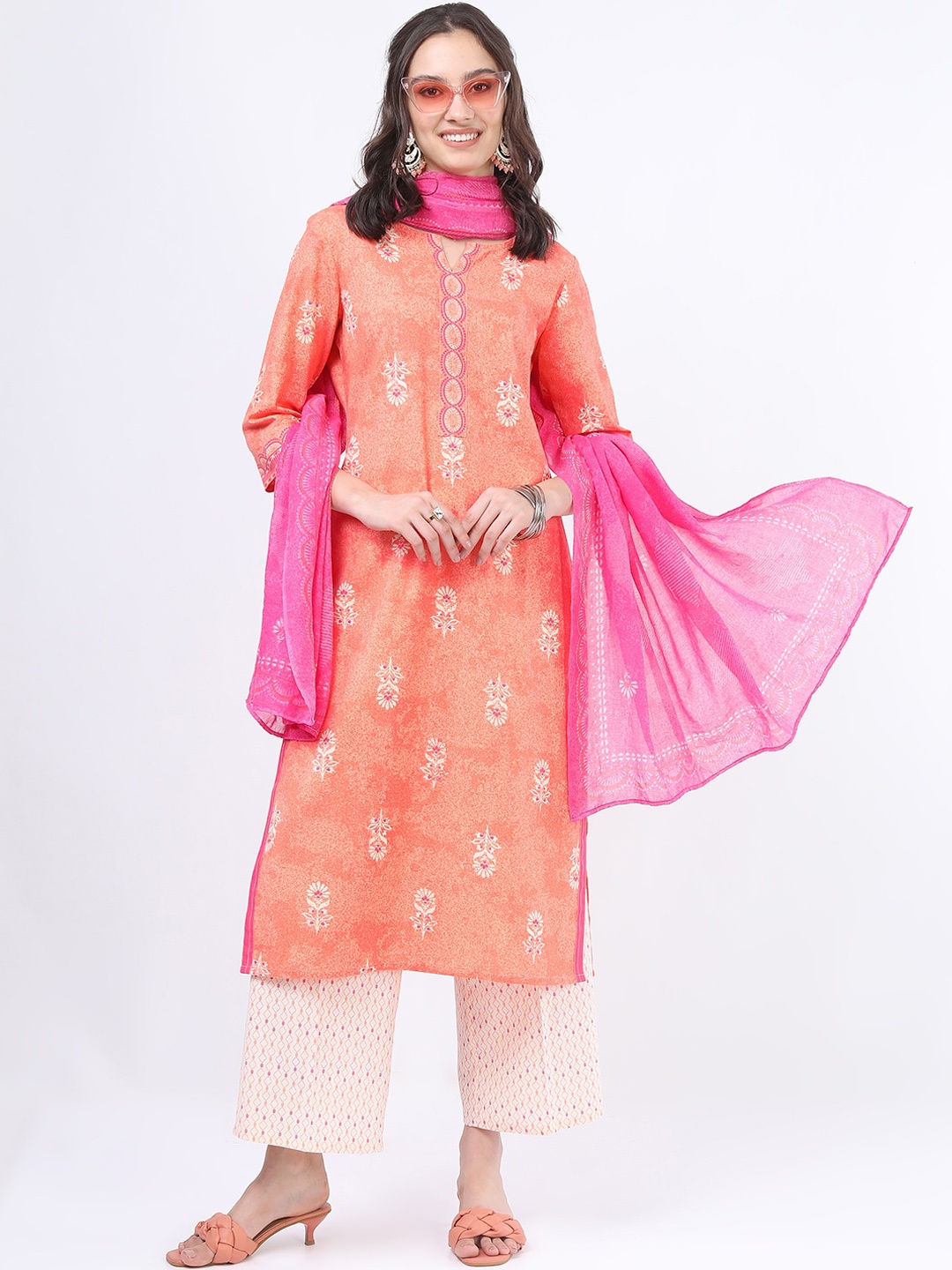 

Vishudh Peach-Coloured Ethnic Motifs Cotton Kurti With Palazzos & With Dupatta