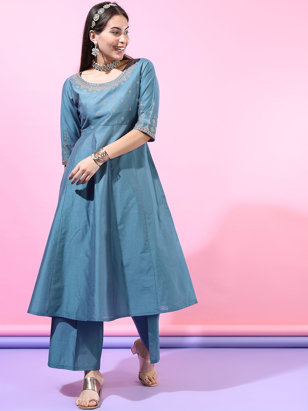 

Vishudh Women Ethnic Woven Design Kurta and Trousers, Blue