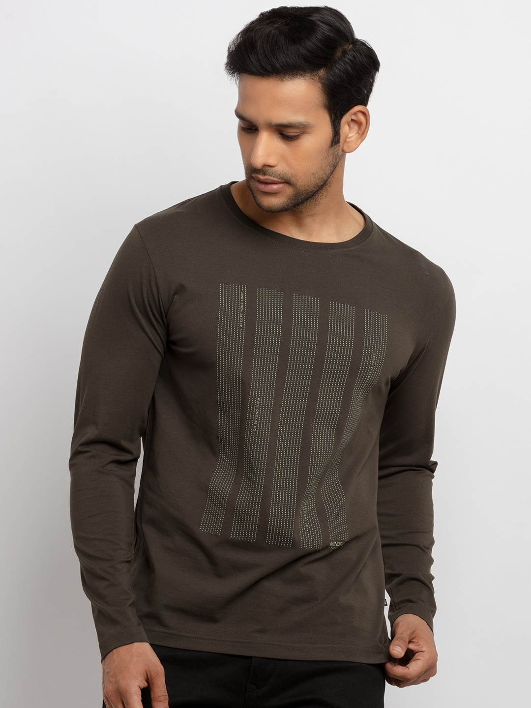 

Status Quo Men Olive Green Typography Printed Raw Edge T-shirt