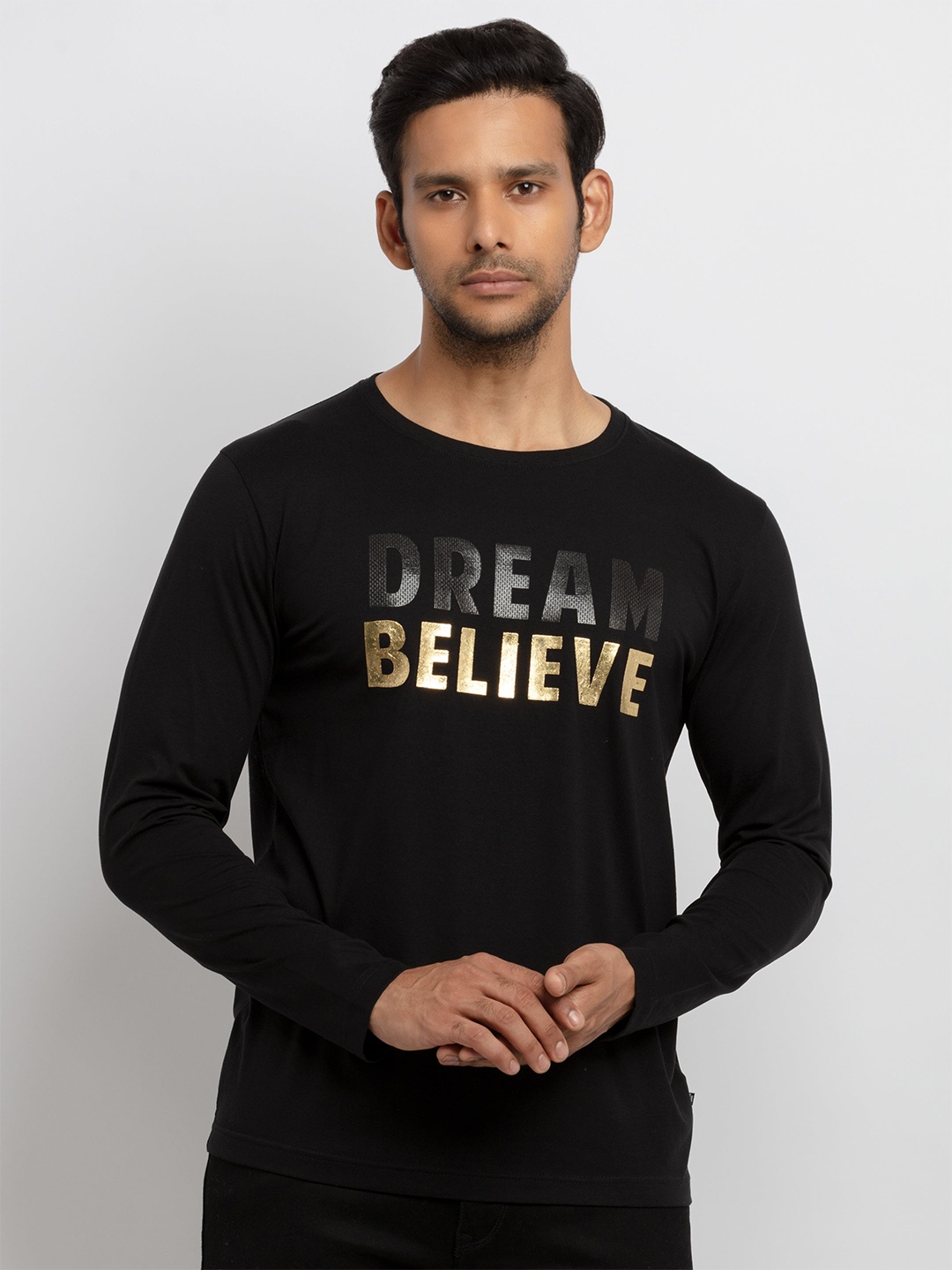 

Status Quo Men Black Typography Printed Raw Edge T-shirt