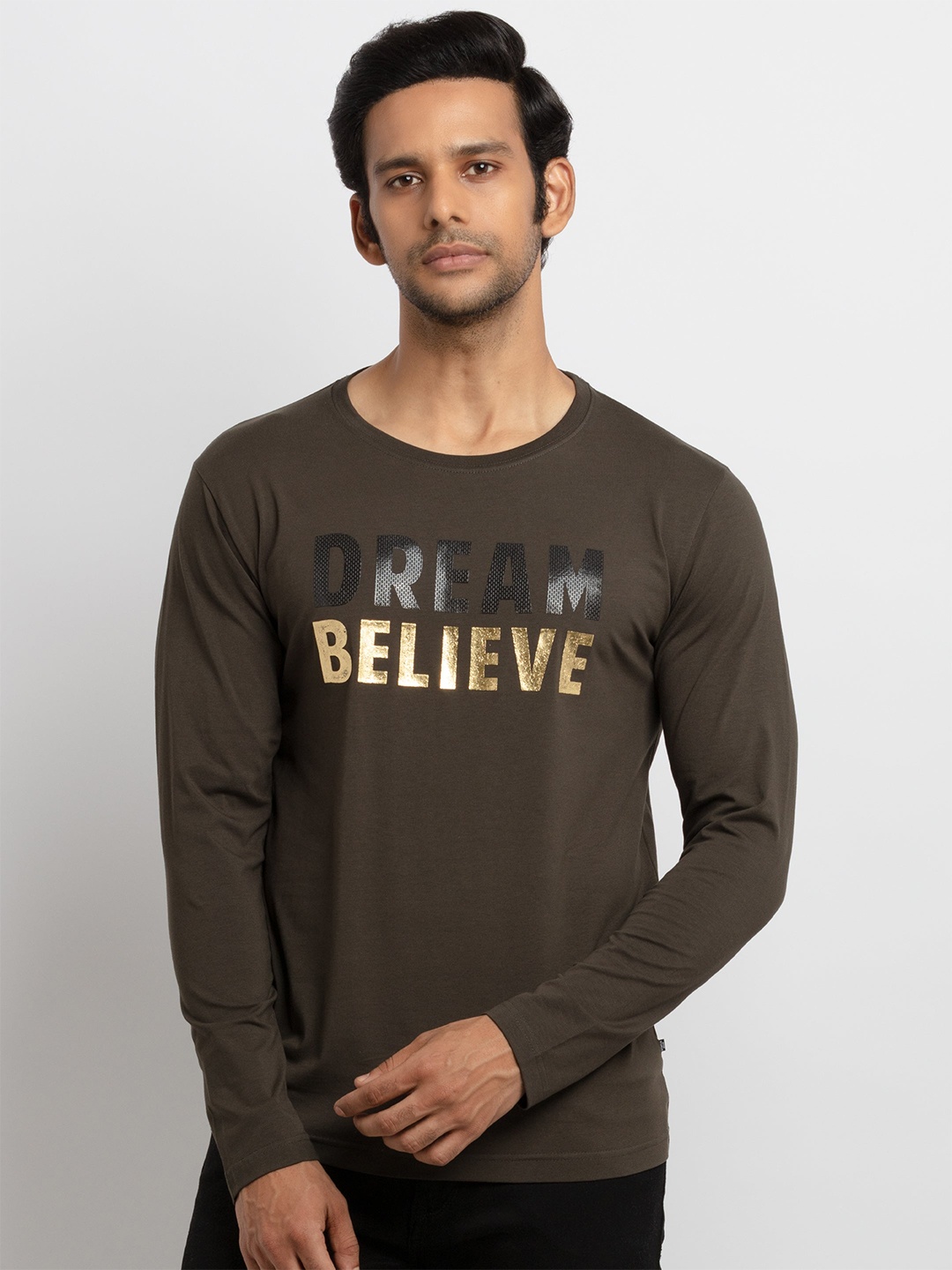 

Status Quo Men Olive Green Typography Printed Raw Edge T-shirt