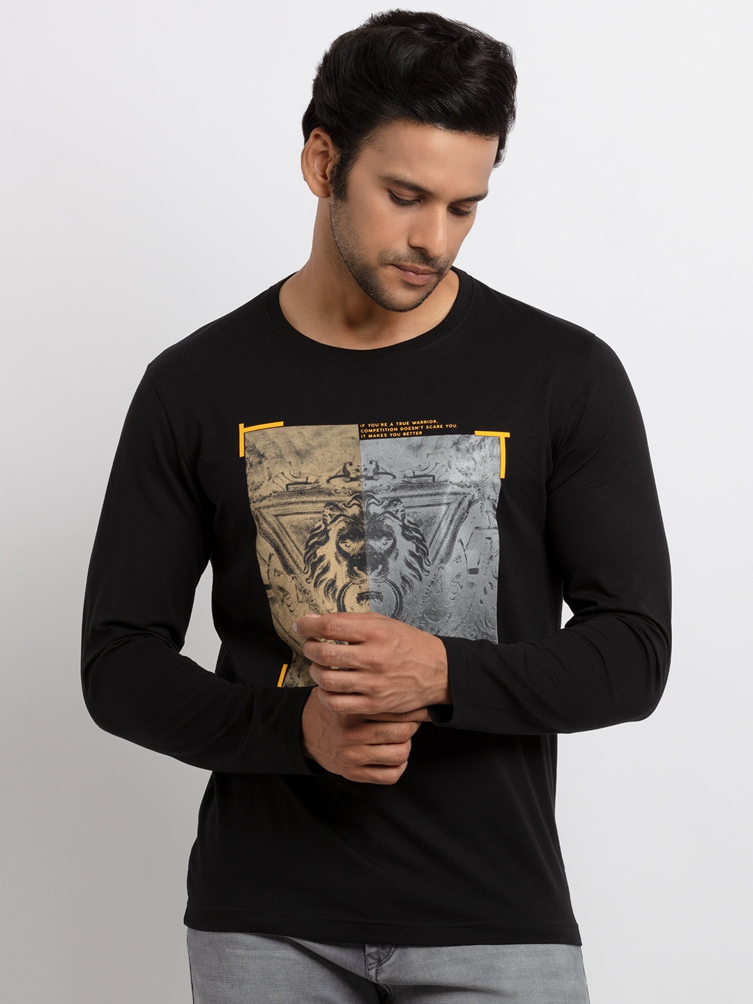 

Status Quo Men Black Floral Printed T-shirt