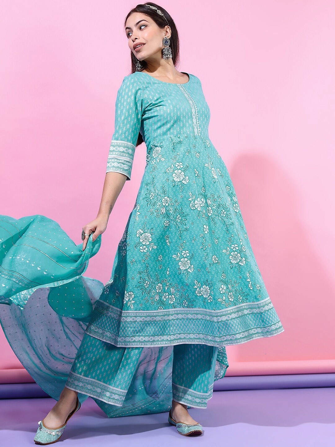 

Vishudh Women Sea Green Straight Kurta With Trousers & Dupatta