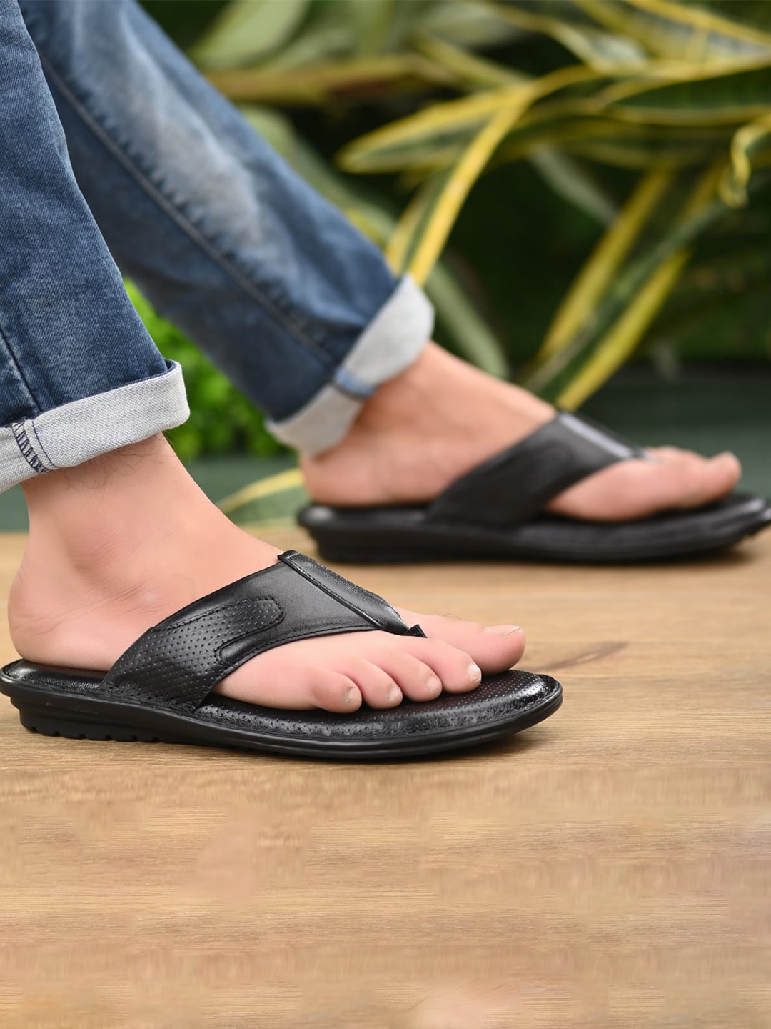 

MONDAIN Men Black Self Design Comfortable Stylish Leather Thong Flip-Flops