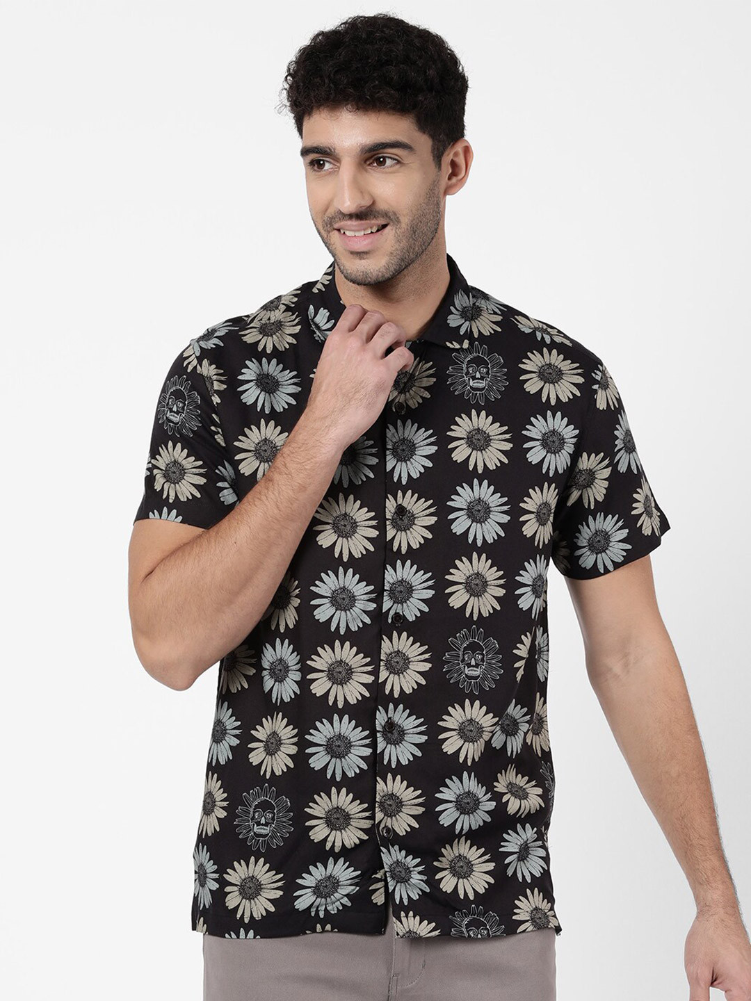 

R&B Men Black Classic Floral Printed Casual Shirt