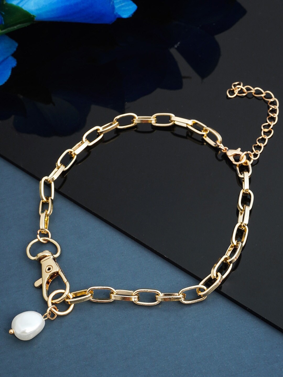 

Emmie Gold-Toned & White Pearl Necklace