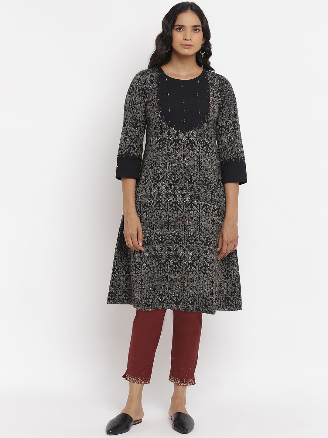 

W The Folksong Collection Women Black Ethnic Motifs Printed Thread Work Kurta
