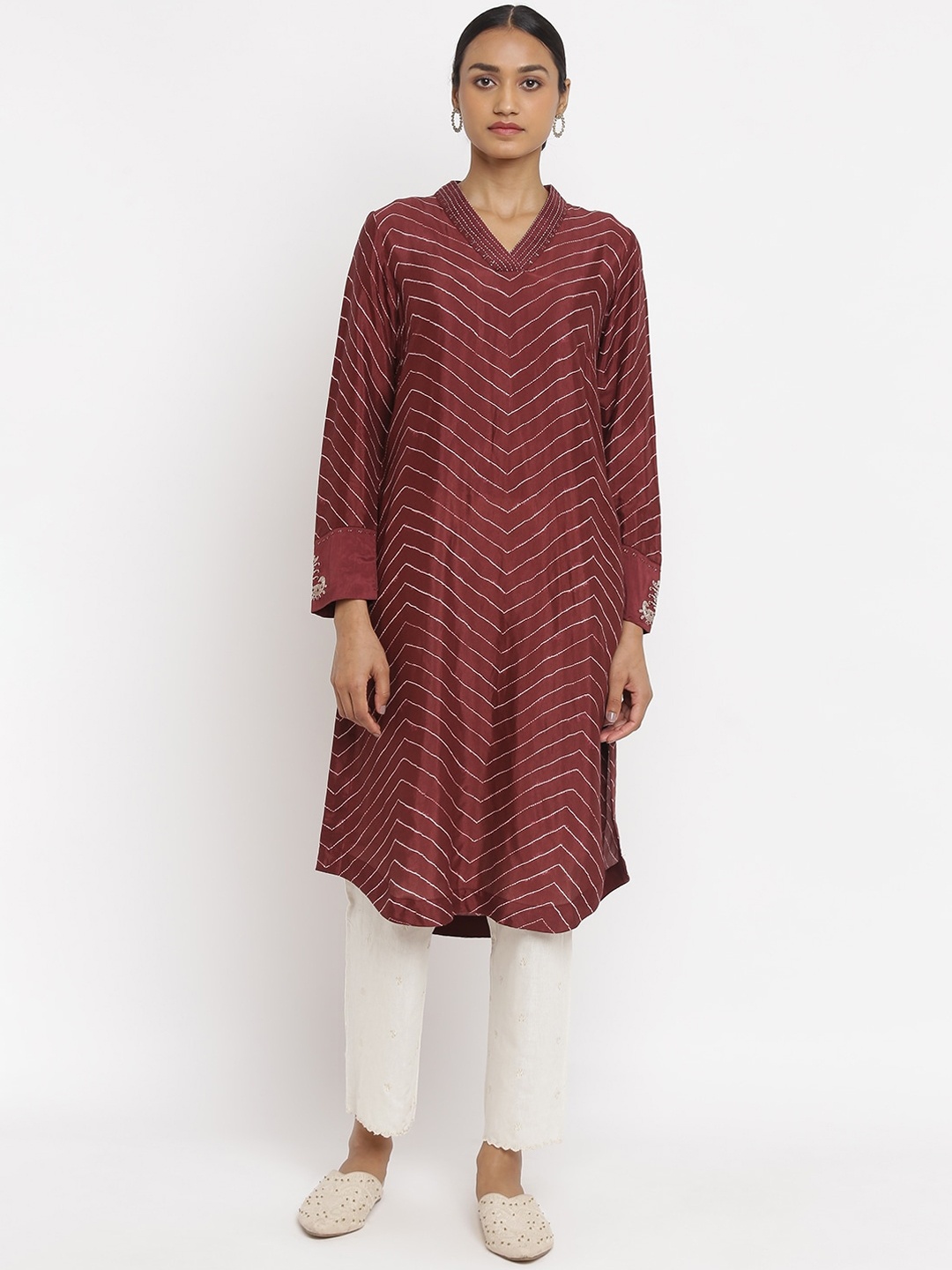 

W The Folksong Collection Women Red Geometric Thread Work Kurta