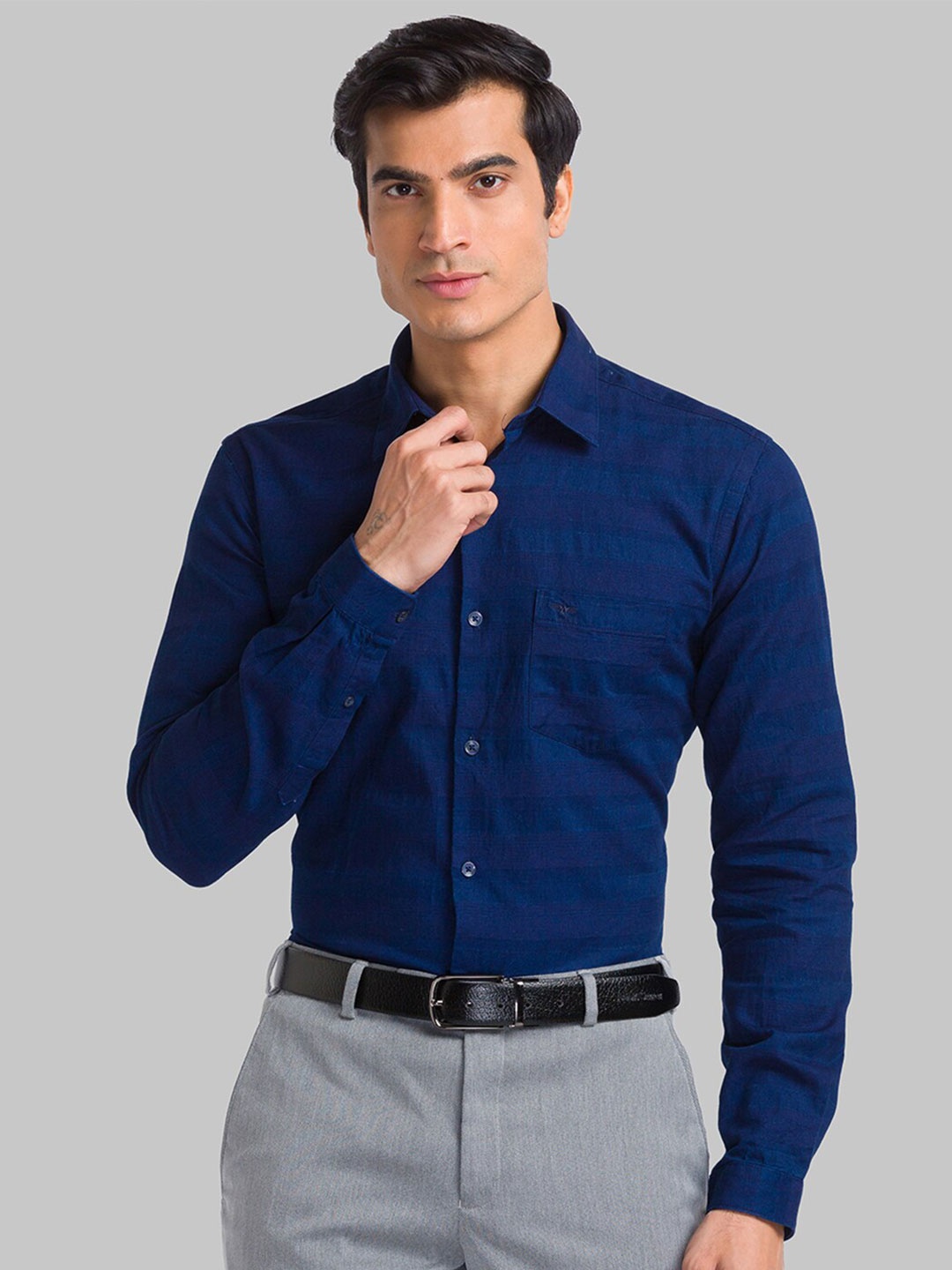 

Park Avenue Men Blue Slim Fit Casual Shirt