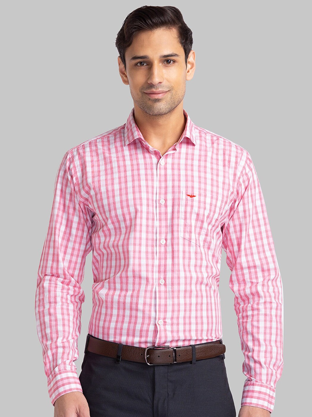 

Park Avenue Men Red Slim Fit Checked Casual Shirt