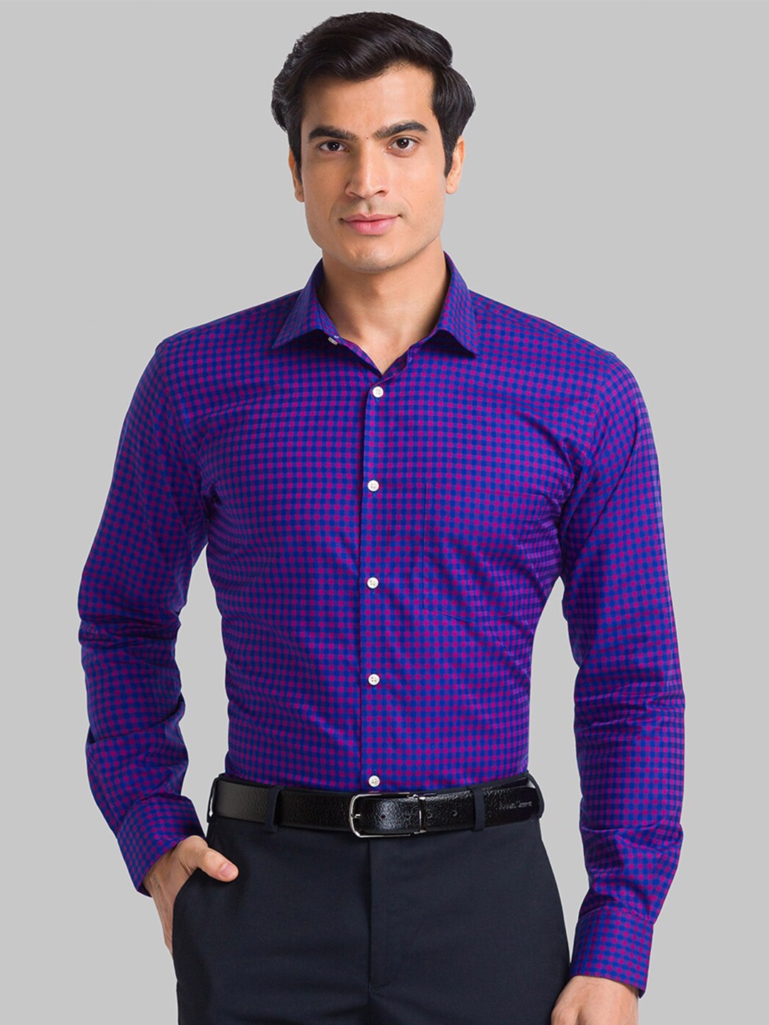 

Park Avenue Men Maroon Slim Fit Checked Formal Shirt