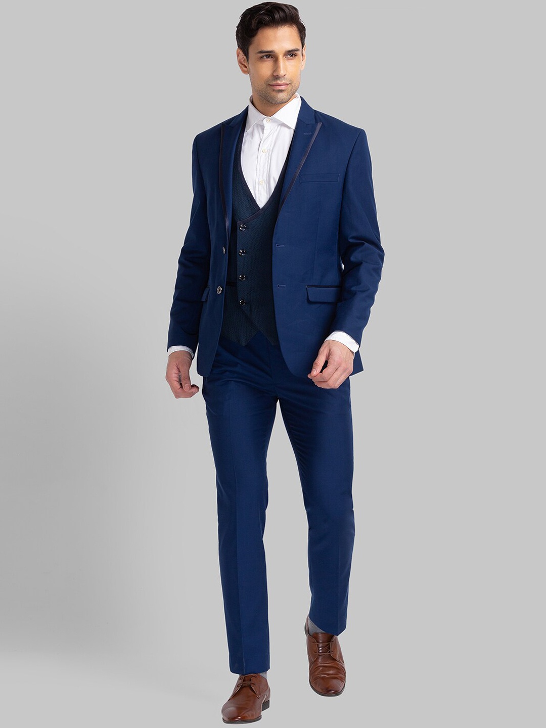 

Park Avenue Men Blue Solid Single-Breasted Three-Piece Formal Suit