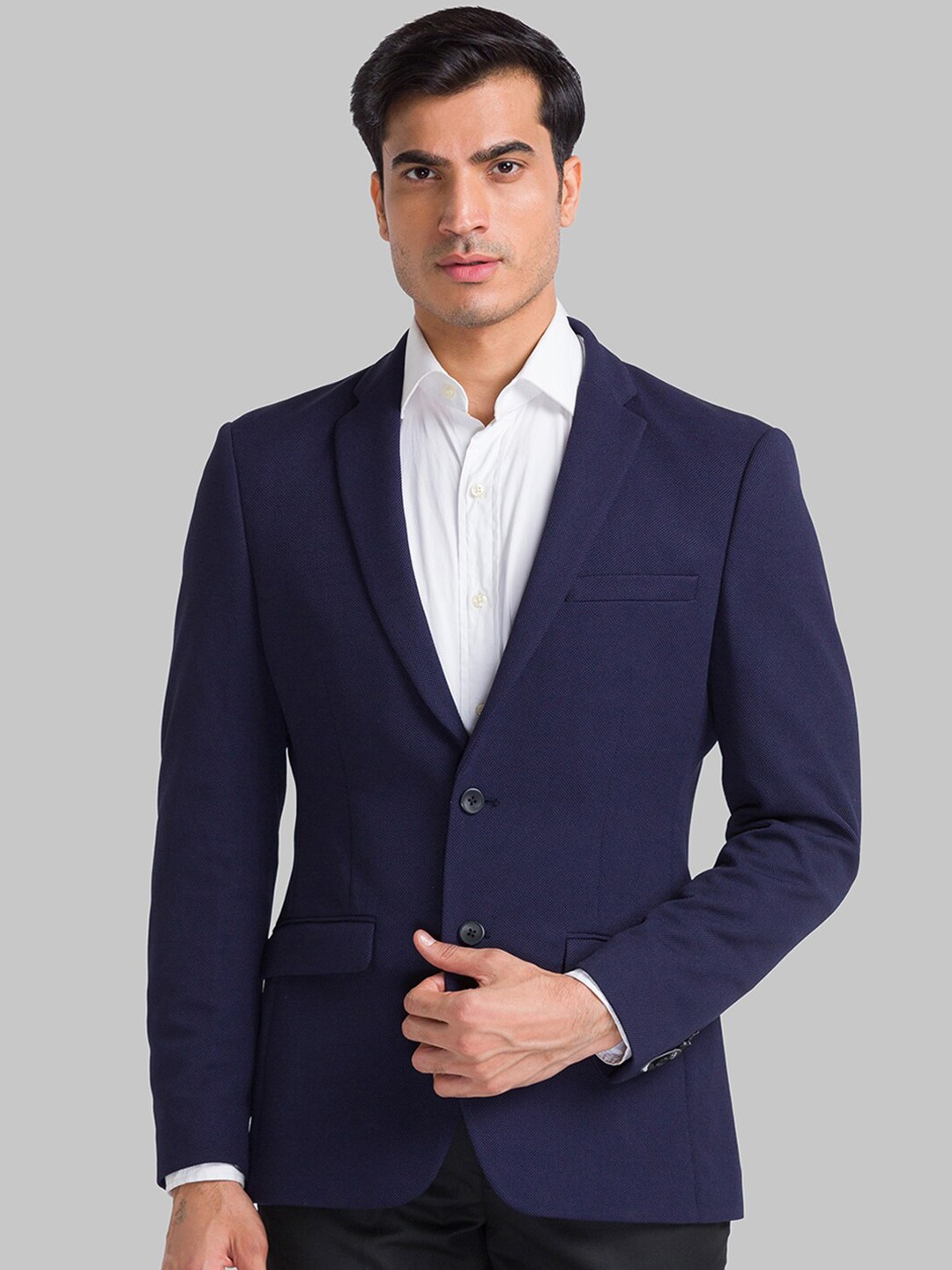 

Park Avenue Men Navy Blue Solid Single-Breasted Formal Blazers