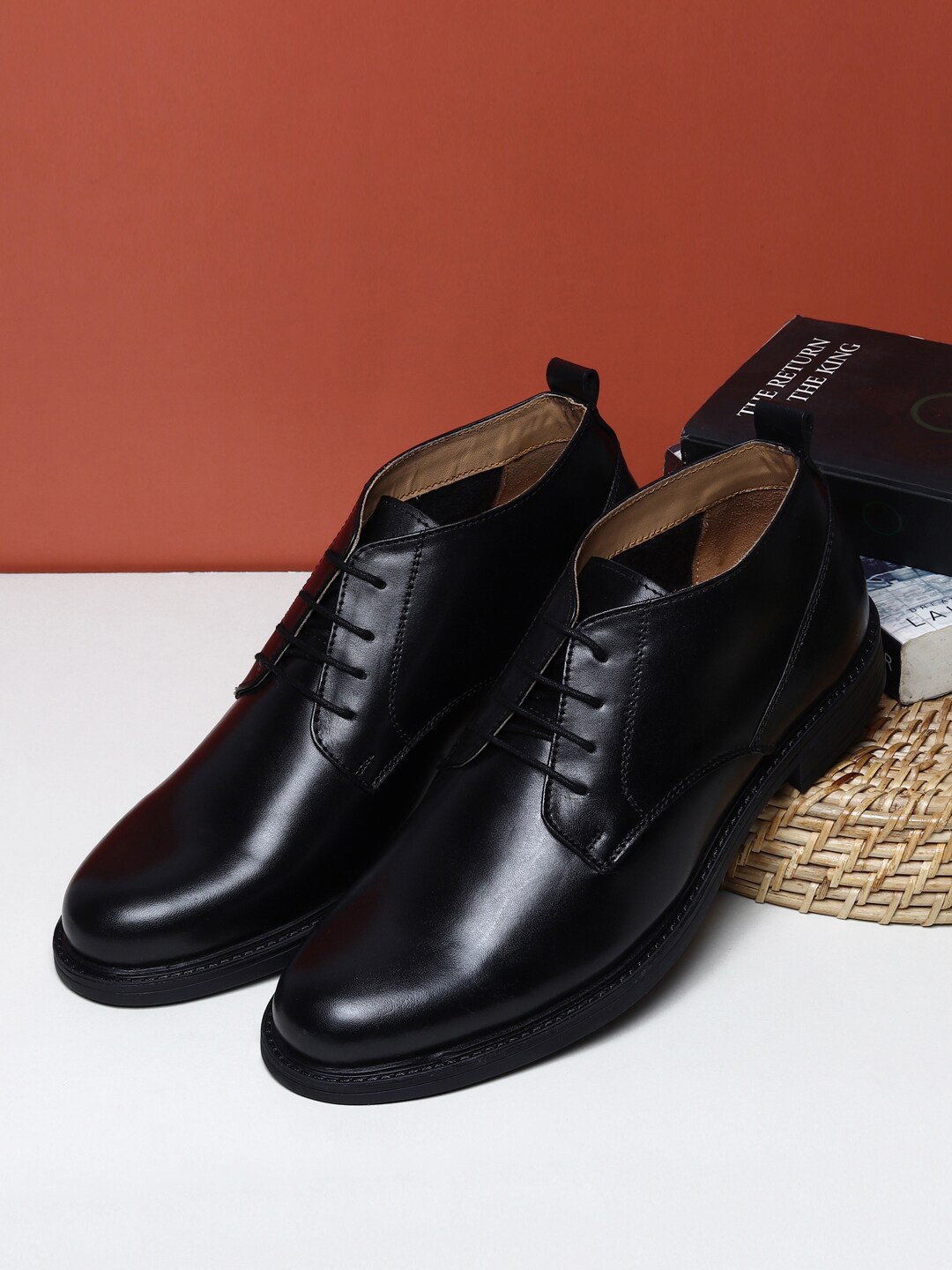 

Teakwood Leathers Men Black Solid Formal Leather Derbys