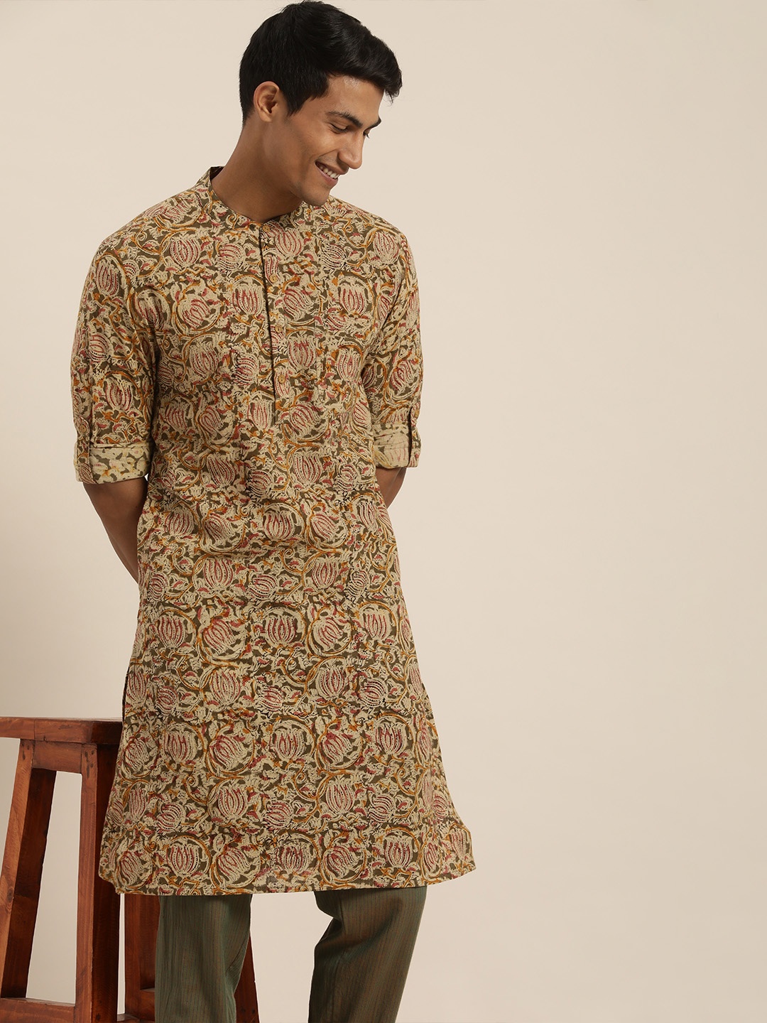 

Taavi Men Beige Kalamkari Block Printed Pure Cotton Kurta with Trousers