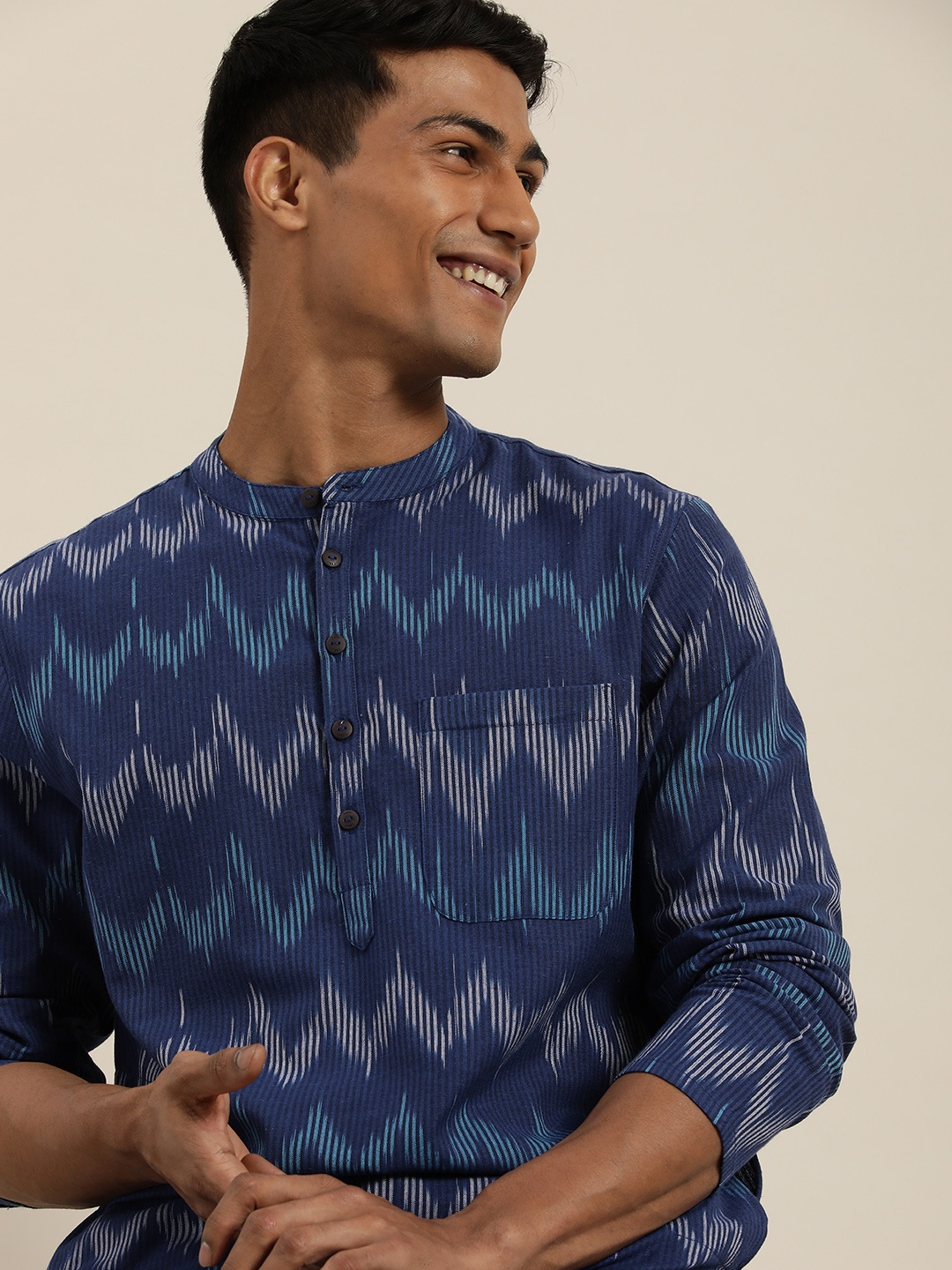 

Taavi Men Indigo Printed Band Collar Indigo Kurta, Blue