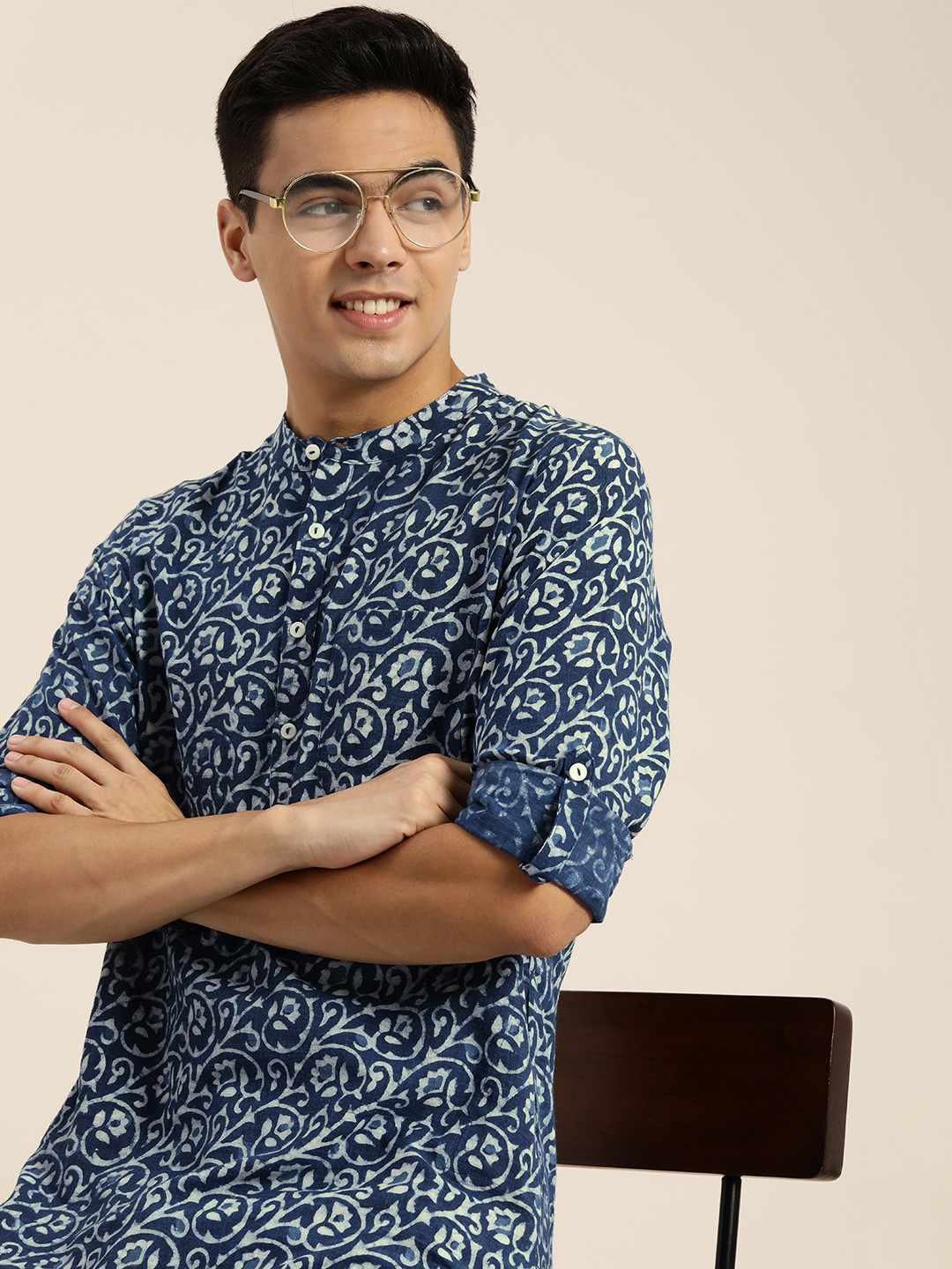 

Taavi Men Blue & White Ethnic Motifs Printed Pure Cotton Indigo Kurta