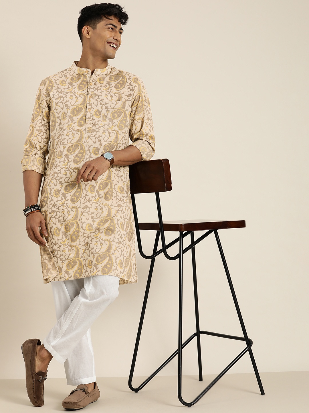 

Taavi Ethnic Motifs Printed Pure Cotton Bagru Kurta, Beige