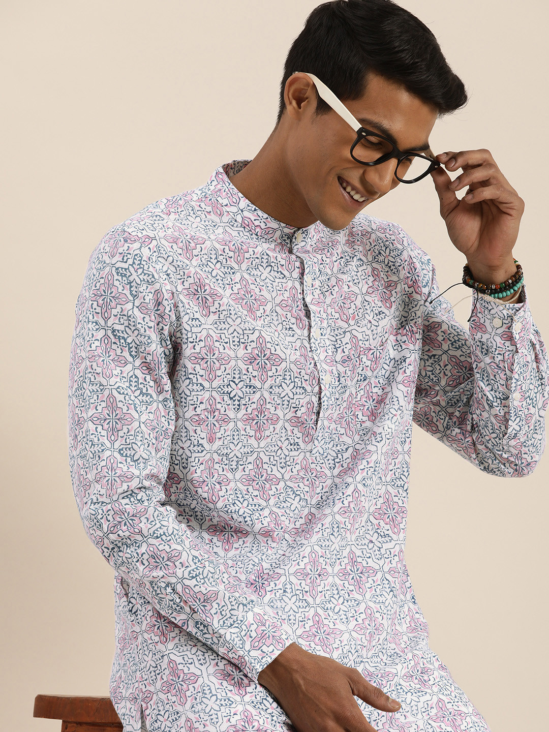 

Taavi Men White & Pink Block Printed Pure Cotton Kurta