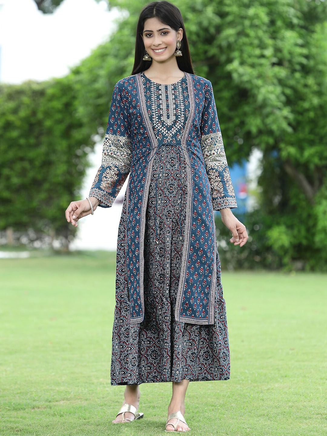 

Juniper Women Teal Geometric Flared Sleeves Thread Work Chanderi Silk Kurta