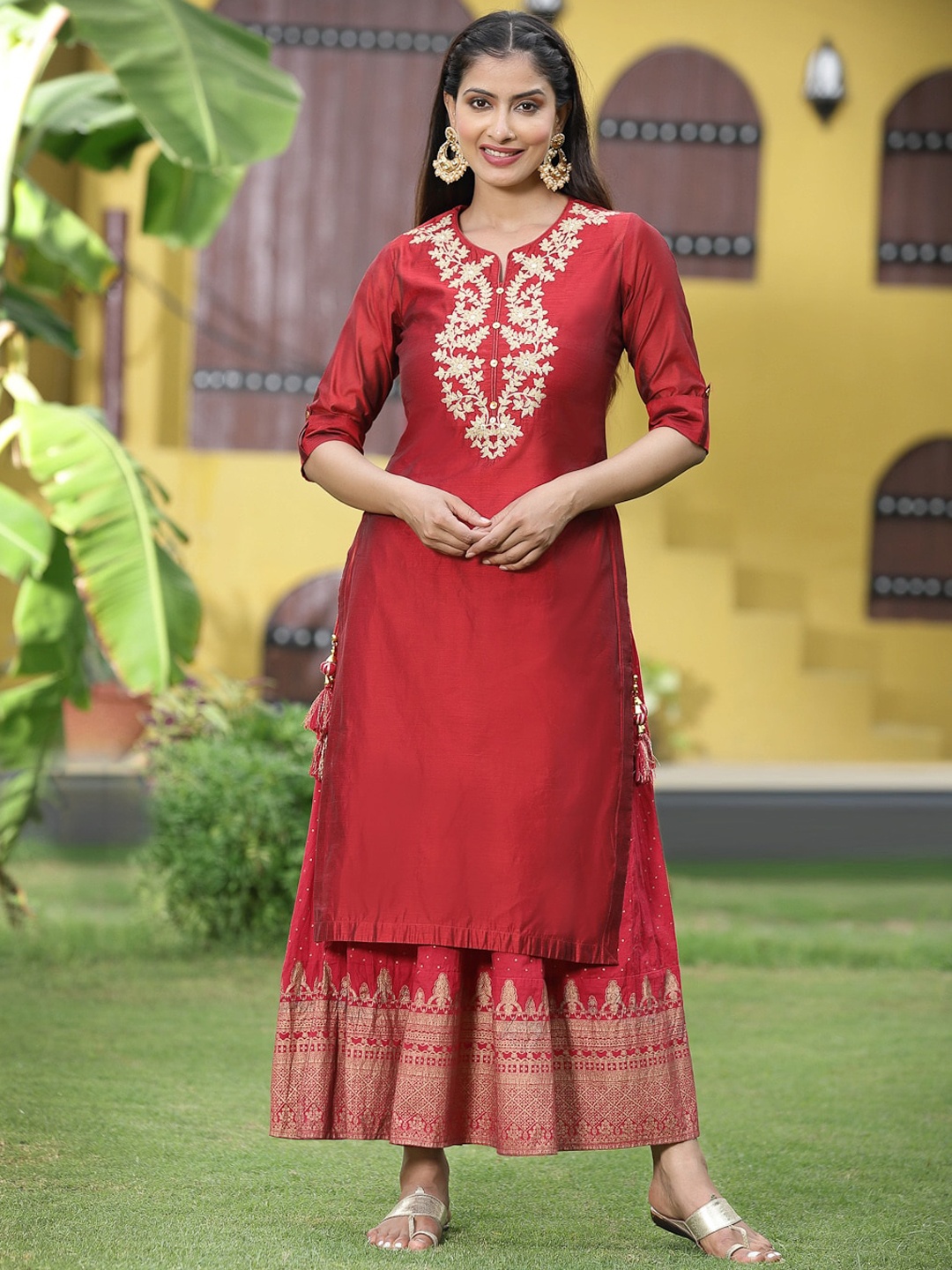 

Juniper Women Maroon Ethnic Motifs Thread Work Chanderi Silk Kurta