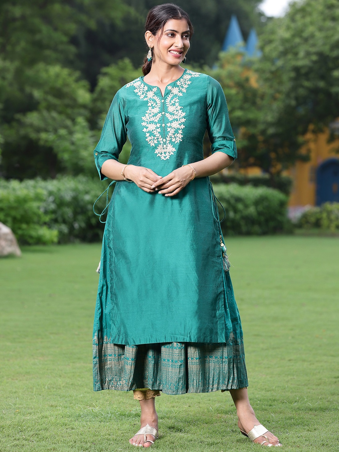 

Juniper Women Green Yoke Design Chanderi Silk Kurta