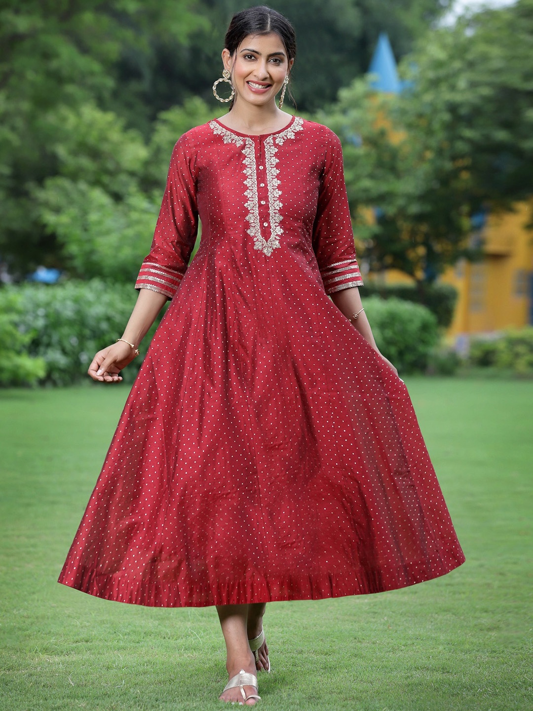 

Juniper Women Maroon Geometric Flared Sleeves Thread Work Chanderi Silk Anarkali Kurta