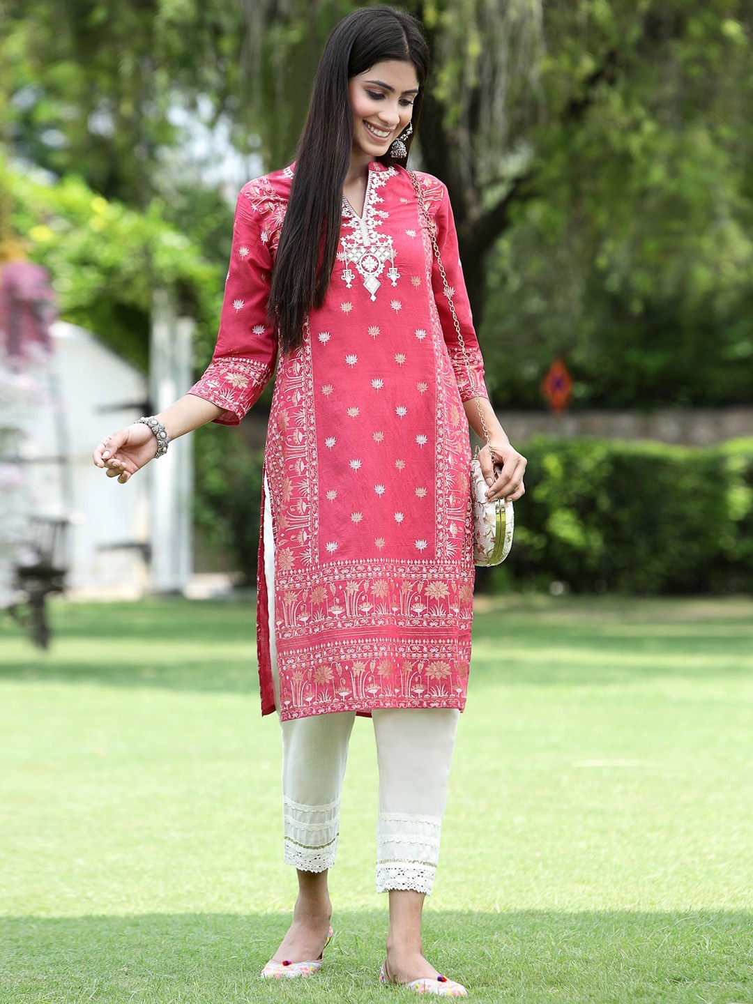 

Juniper Women Fuchsia Ethnic Motifs Embroidered Chikankari Kurta