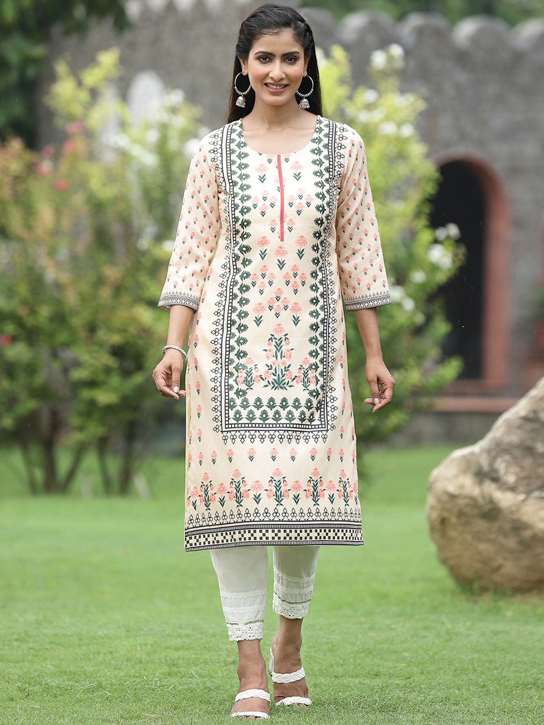 

Juniper Women Off White Geometric Printed Flared Sleeves Thread Work Crepe Kurta