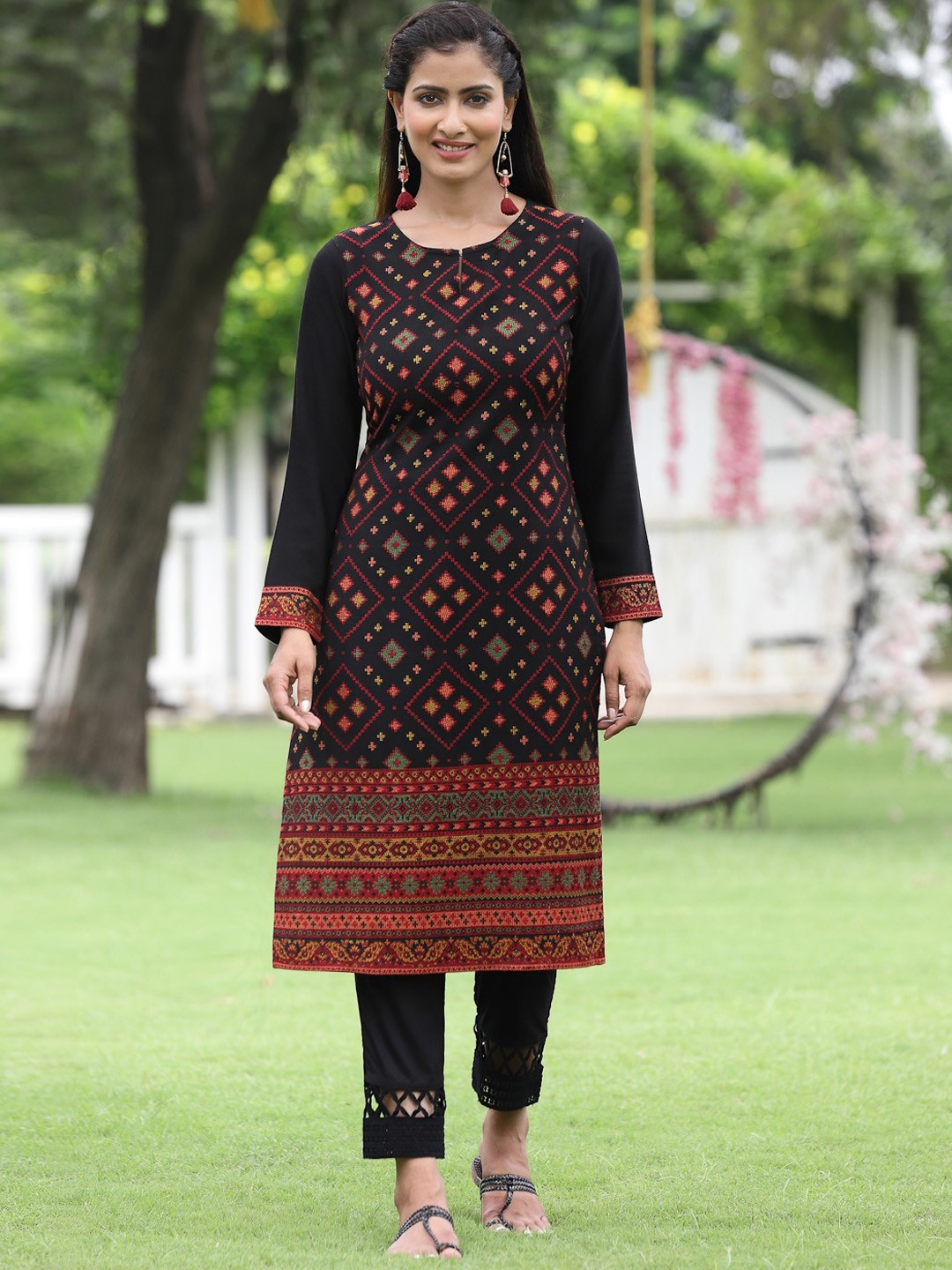 

Juniper Women Black Geometric Keyhole Neck Kurta