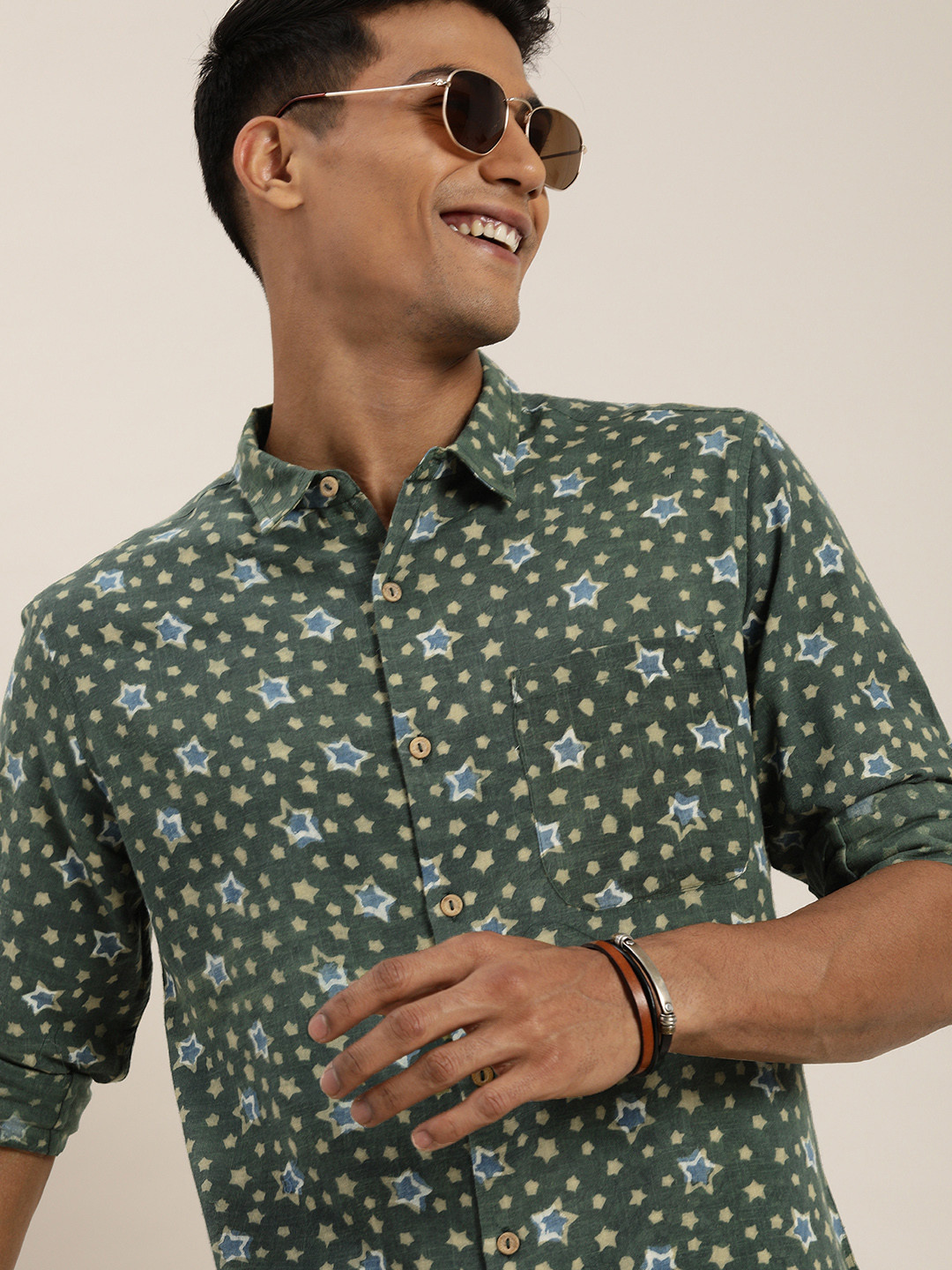 

Taavi Men Pure Cotton Indigo Geometric Printed Casual Shirt, Green