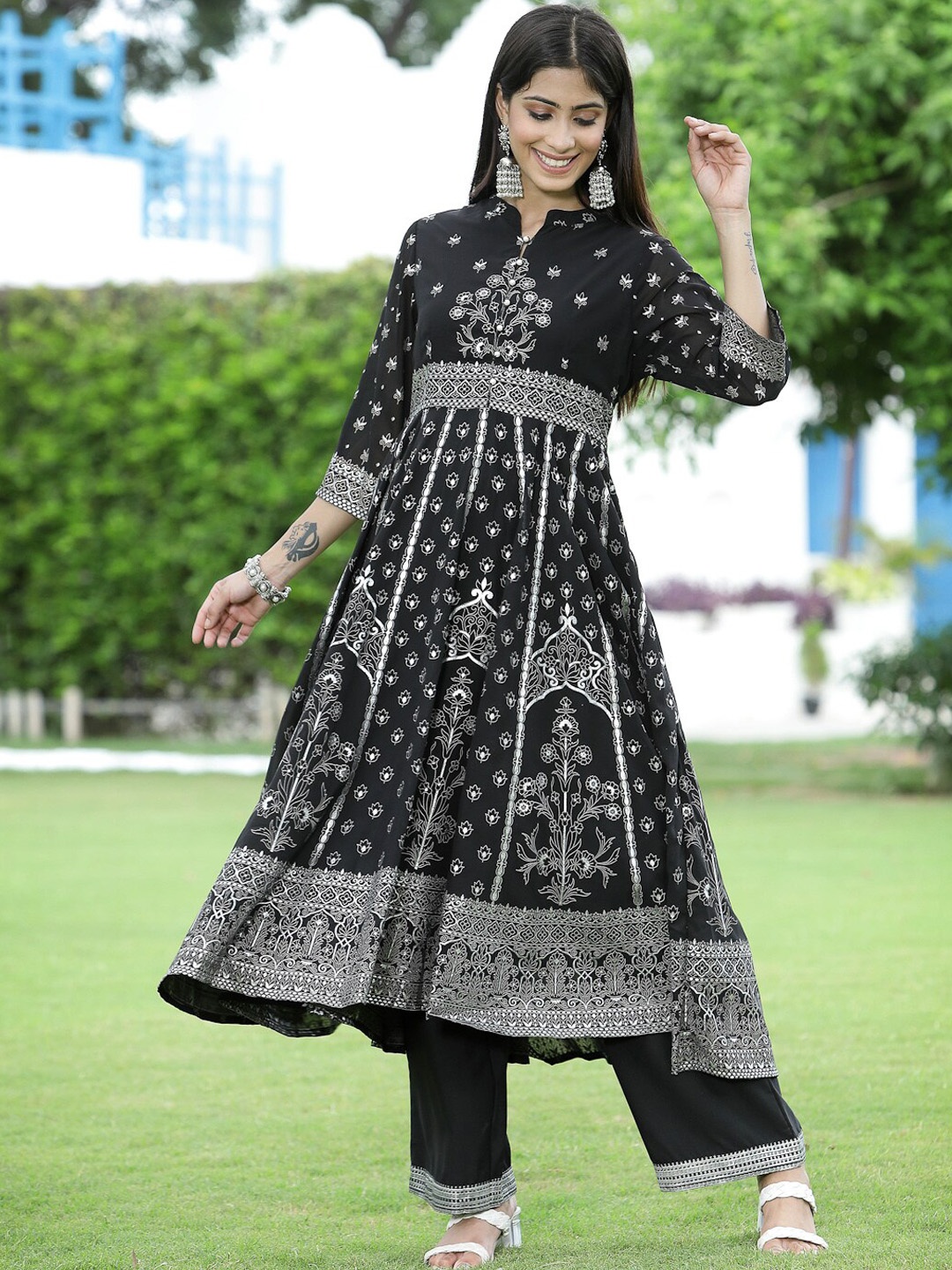 

Juniper Women Black Printed Kurta with Trousers