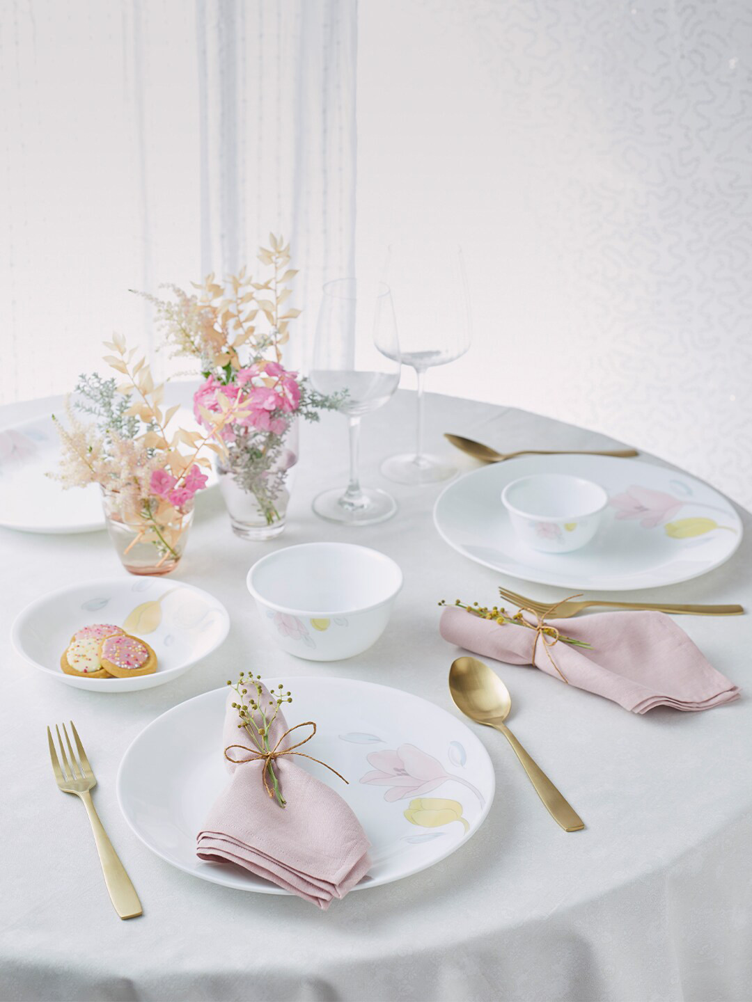 

Corelle White Pack Of 3 Dishwasher & Microwave Safe Vitrelle Glass Dinner Set