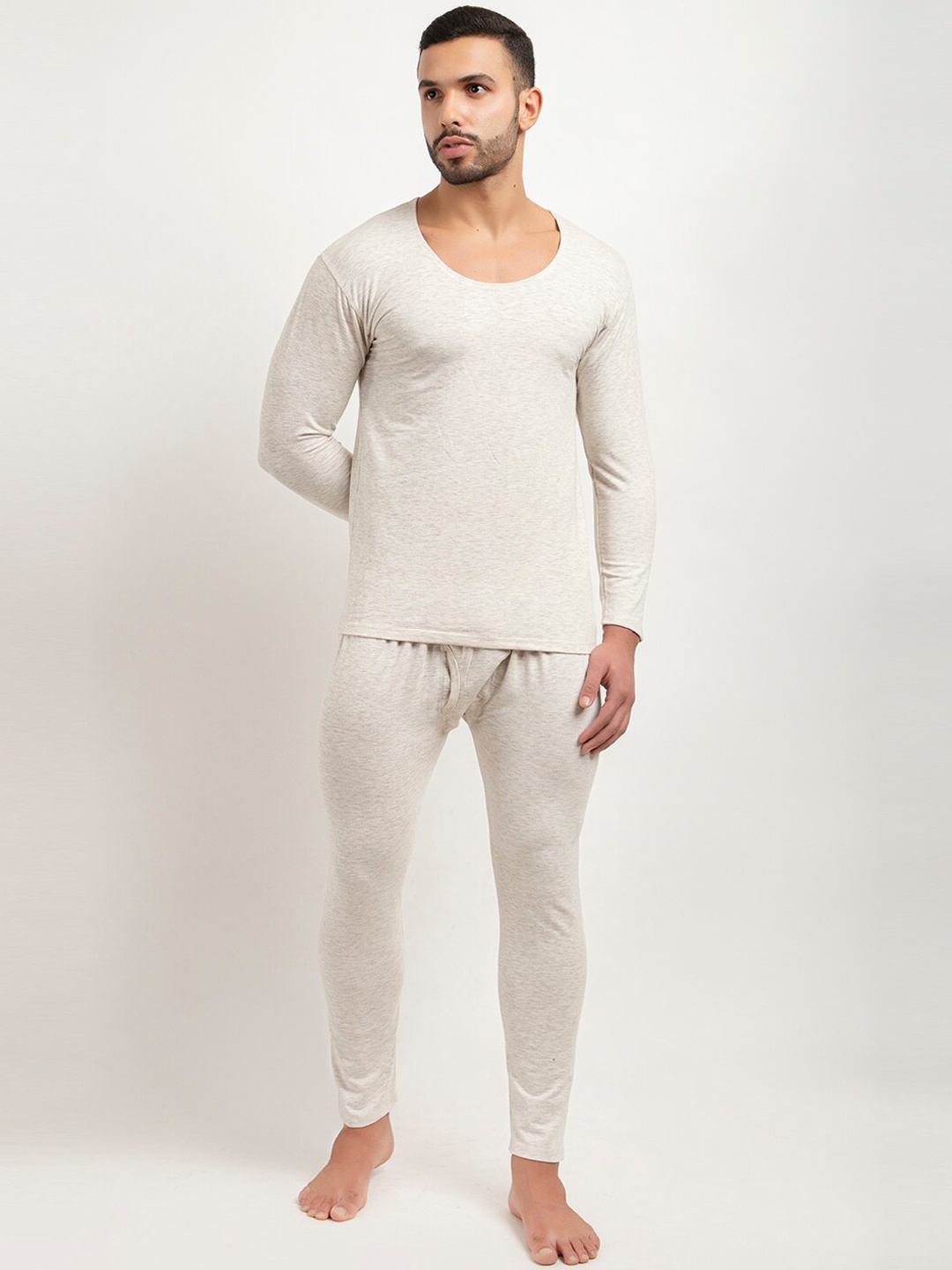 

ARMISTO Men Off-White Solid Thermal Set