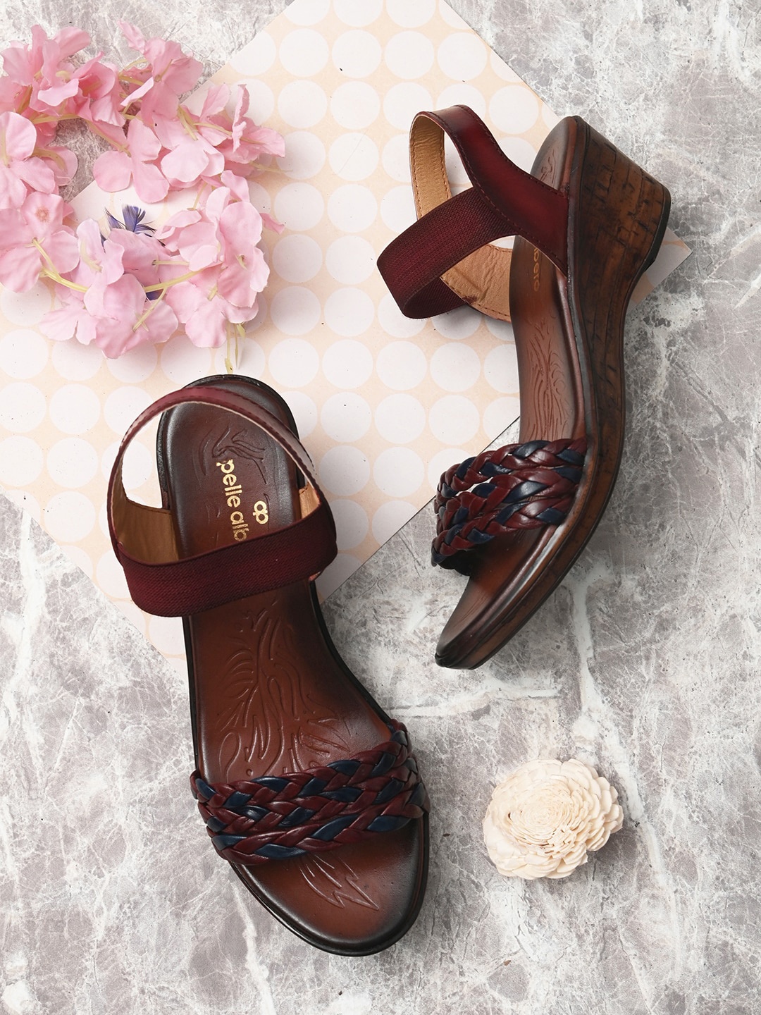 

pelle albero Maroon & Black Textured Party Flatform Sandals