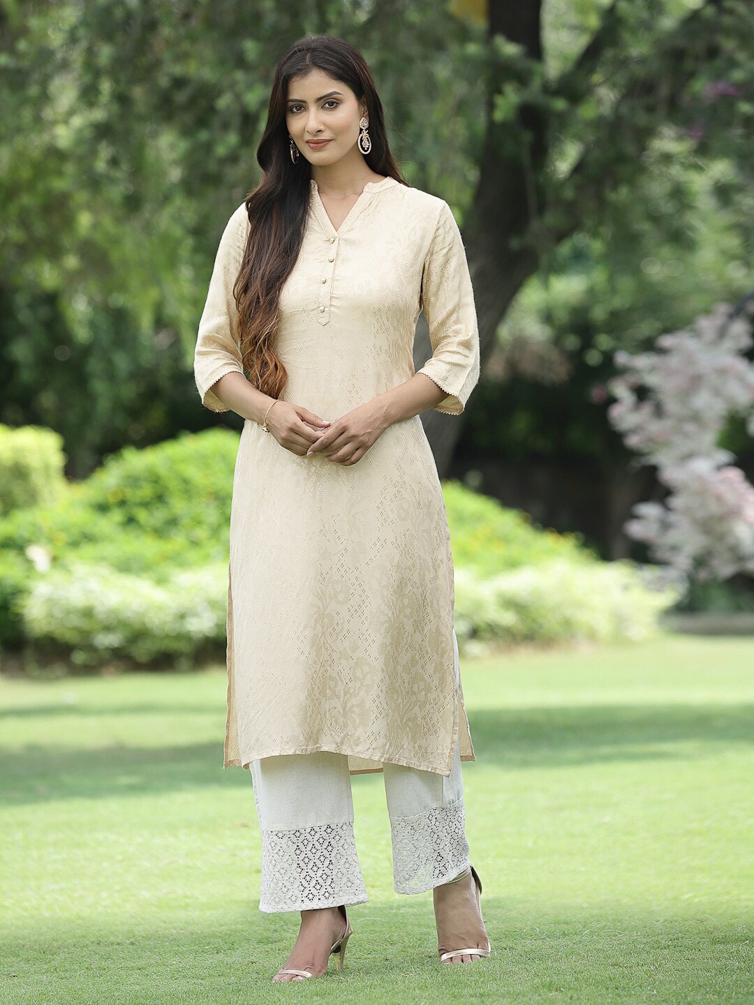 

Juniper Women Off White Geometric Dyed Flared Sleeves Kurta