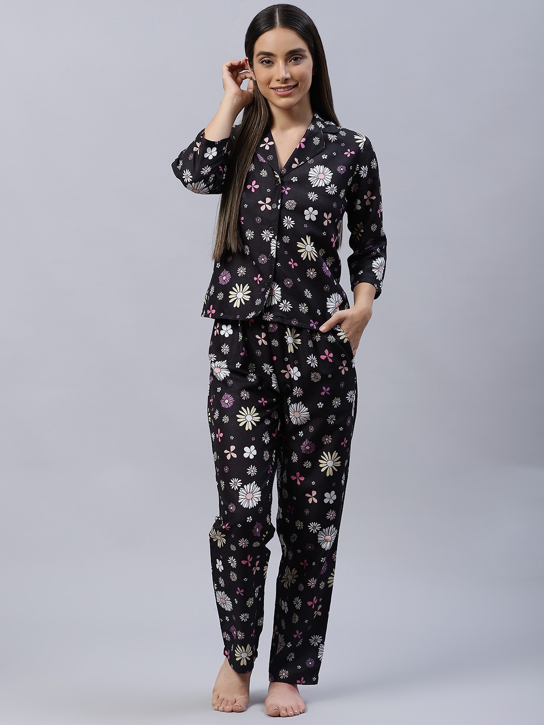 

Popnetic Women Black & White Floral Printed Night suit