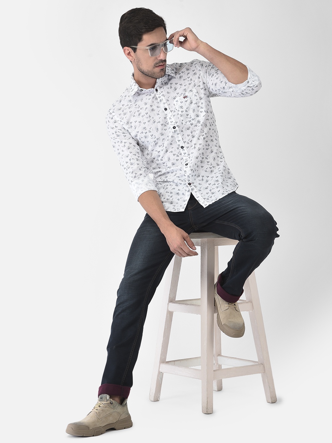 

Crimsoune Club Men White Slim Fit Floral Printed Casual Shirt