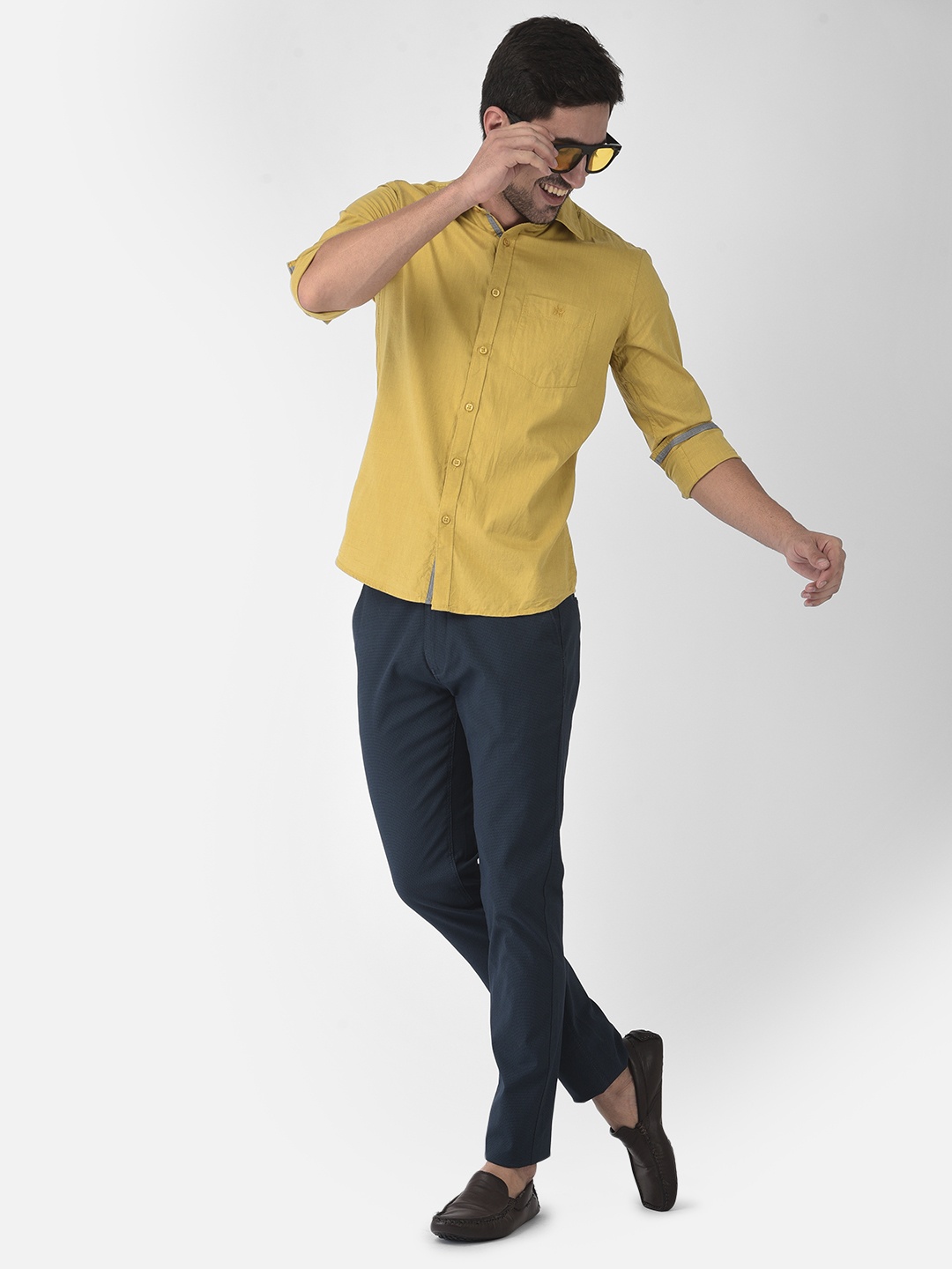 

Crimsoune Club Men Yellow Slim Fit Casual Shirt