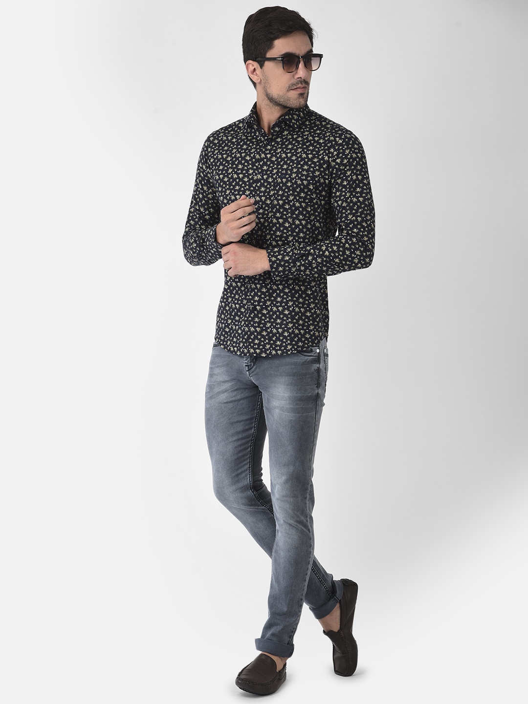 

Crimsoune Club Men Navy Blue Slim Fit Floral Printed Casual Shirt