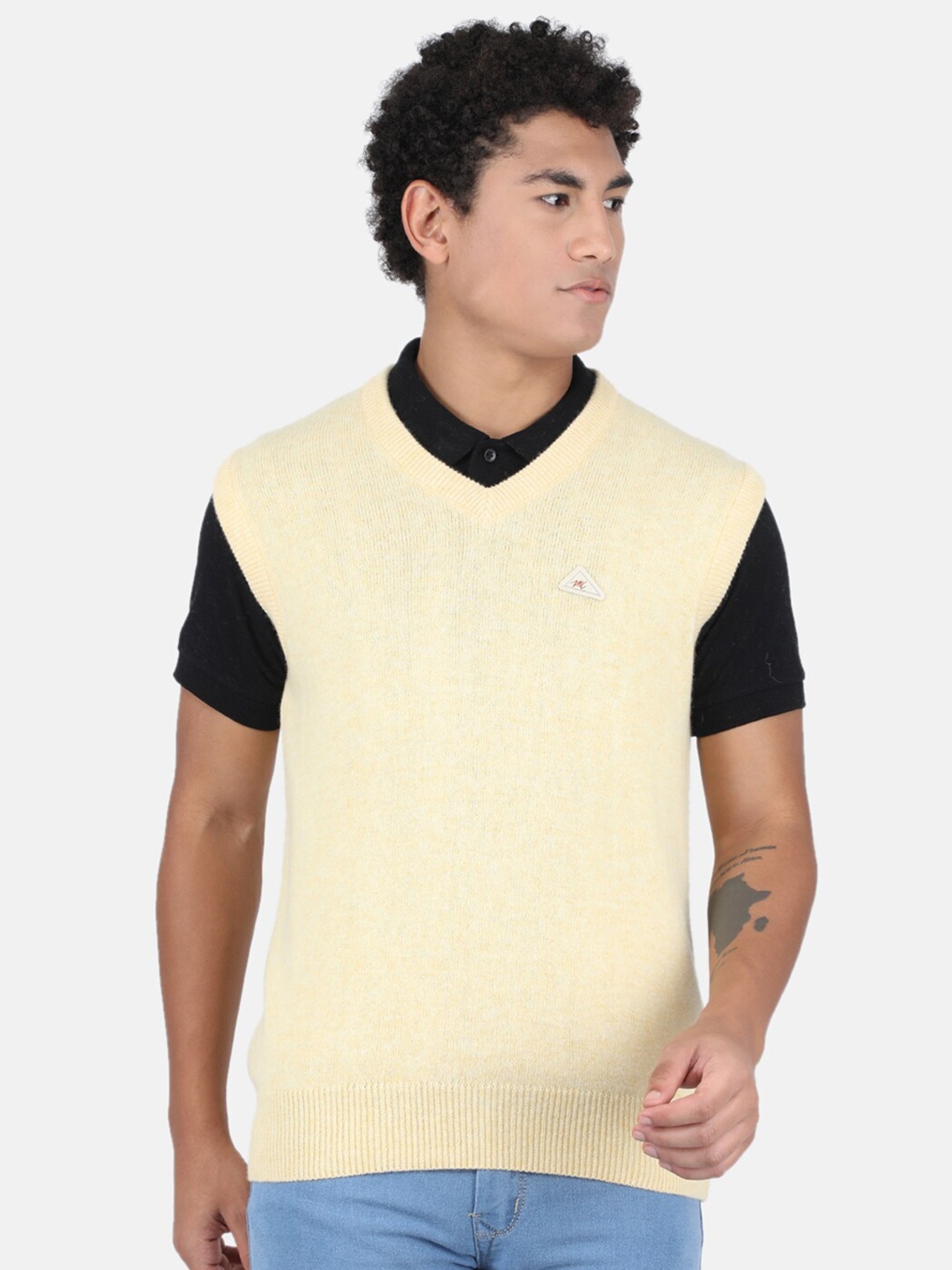 

Monte Carlo Men Beige Solid Sweater Vest
