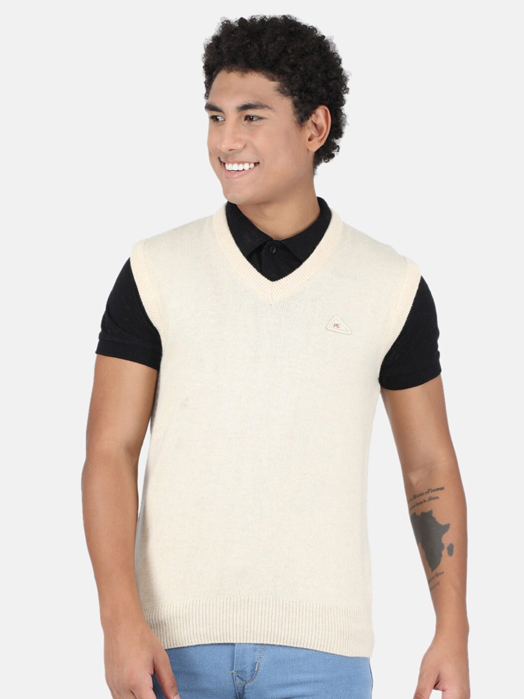 

Monte Carlo Men Off White & alabaster Sweater Vest