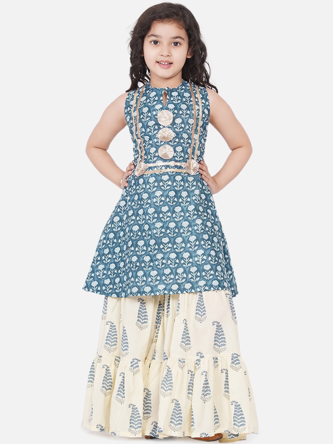 

Bitiya by Bhama Girls Blue Floral Printed Pleated Kurti with Skirt