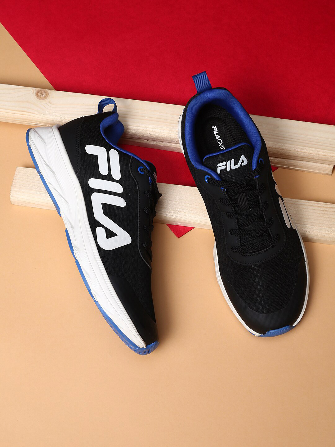 

FILA Men Black Running DAICHI Non-Marking Shoes