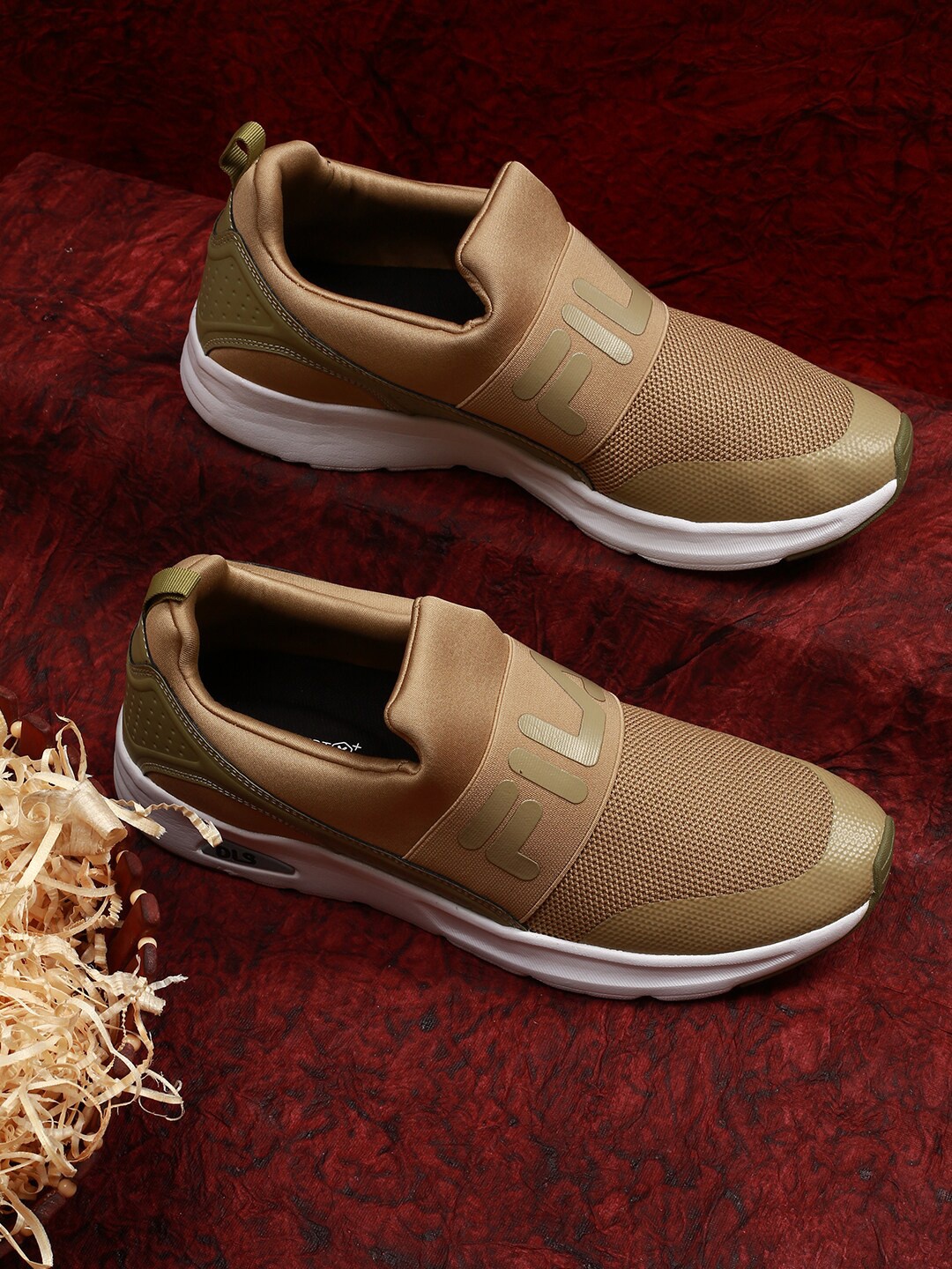 

FILA Men Beige Solid Running Non-Marking LENWOOD 21 Shoes