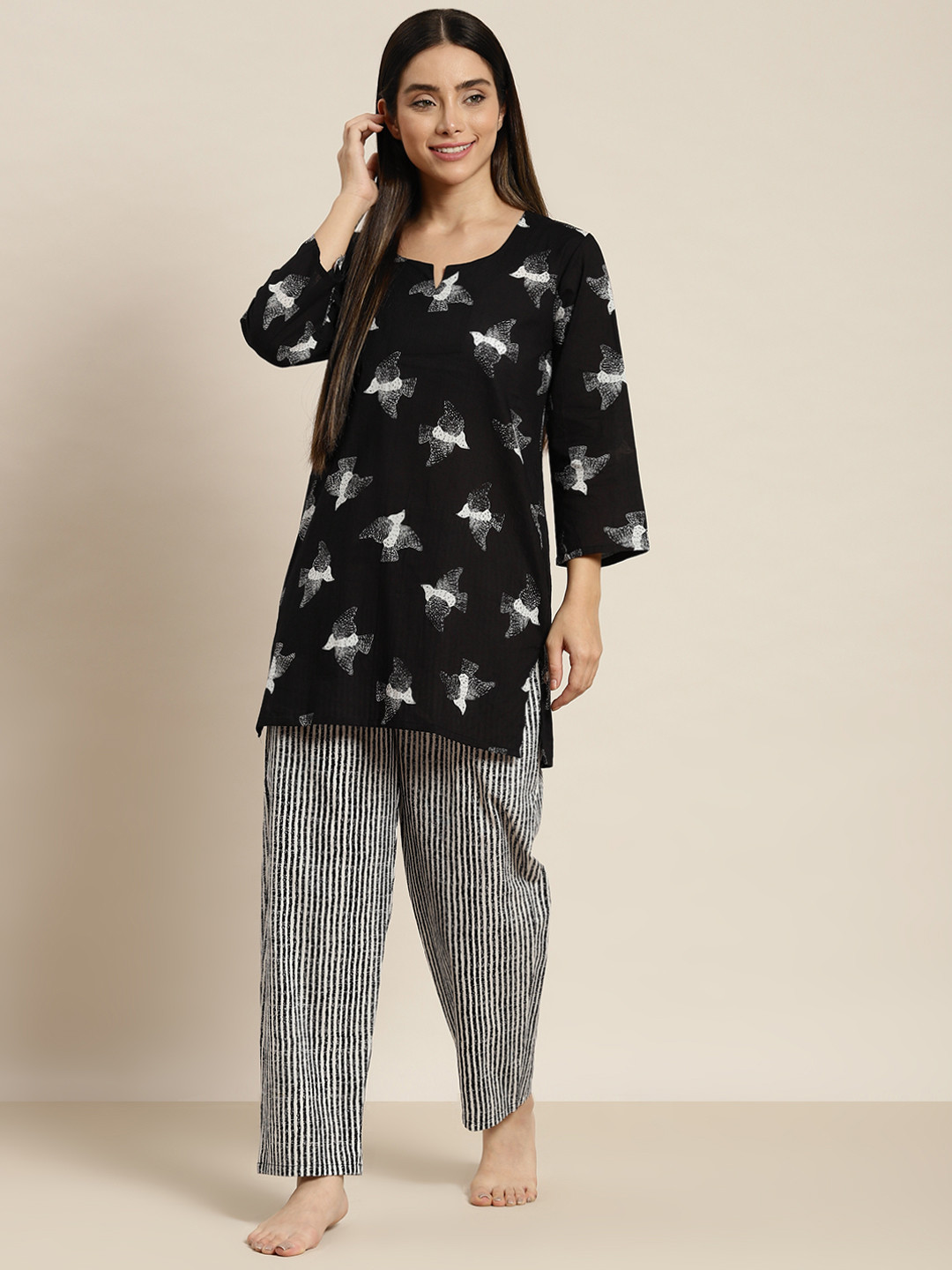 

MBeautiful Women Black & White Organic Cotton Printed Night suit