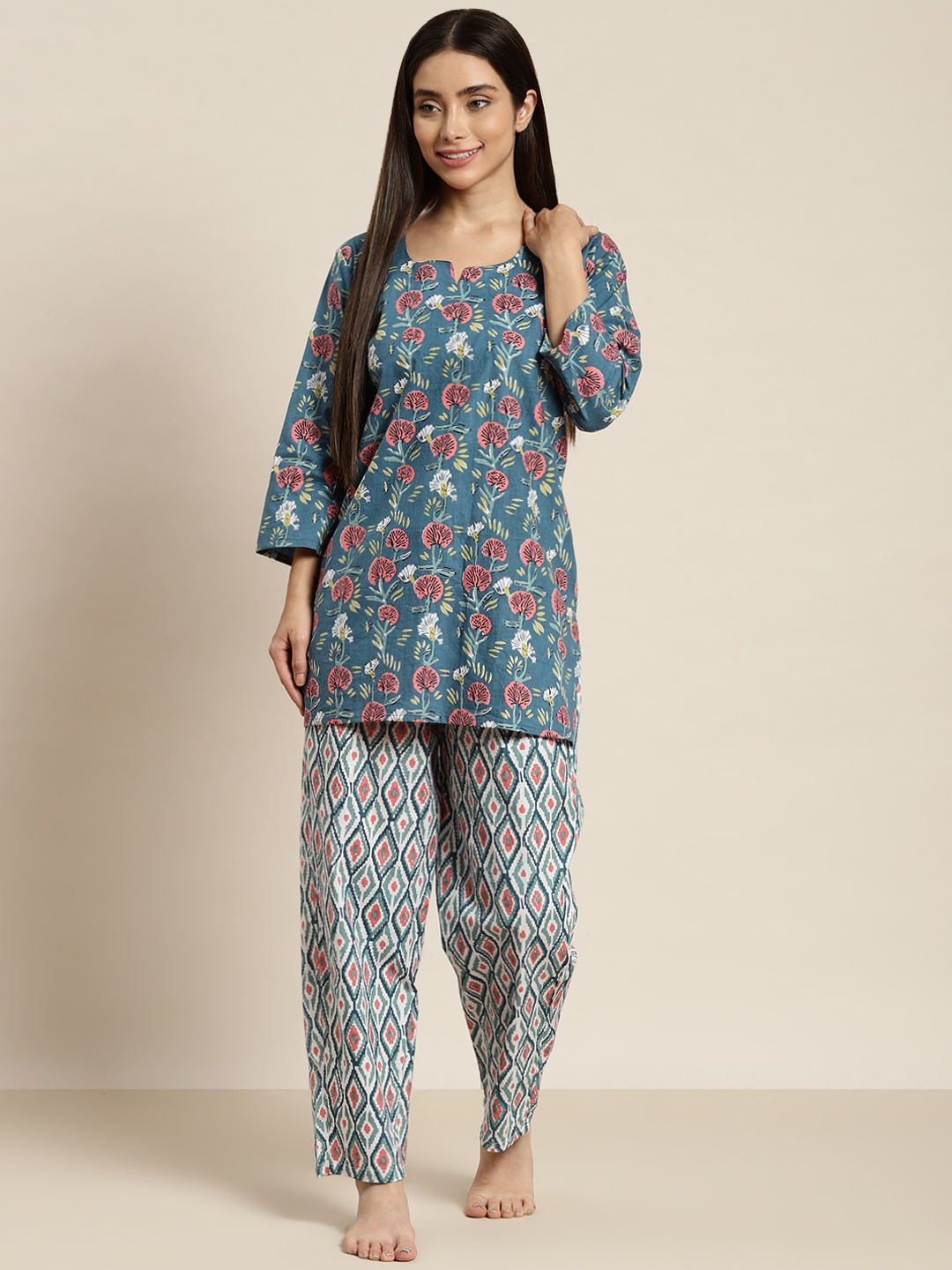 

MBeautiful Women Blue & Pink Organic Cotton Printed Night suit