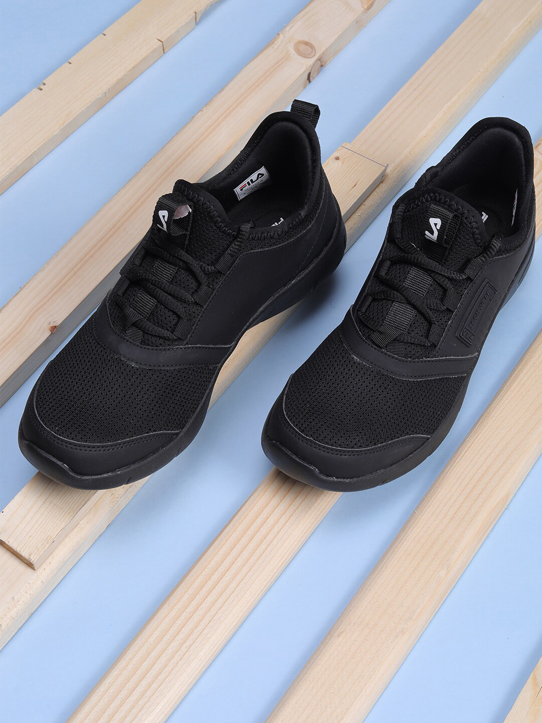 

FILA Women Black Woven Design PU REACHER W Sneakers