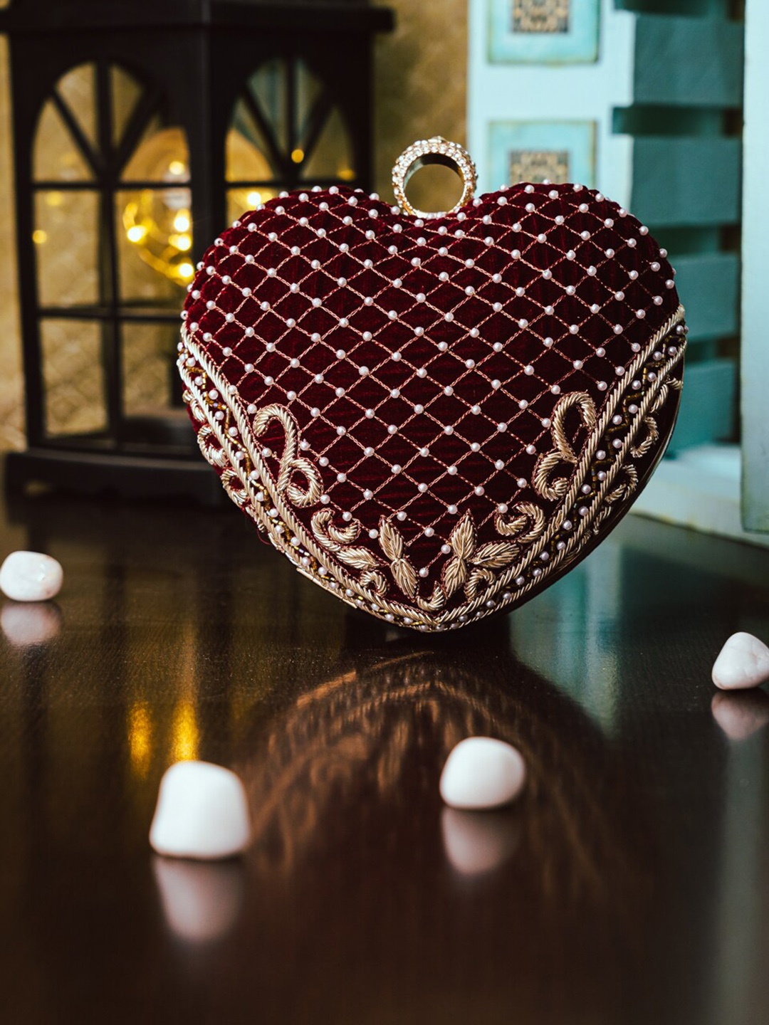 

NR By Nidhi Rathi Women Maroon Clutches