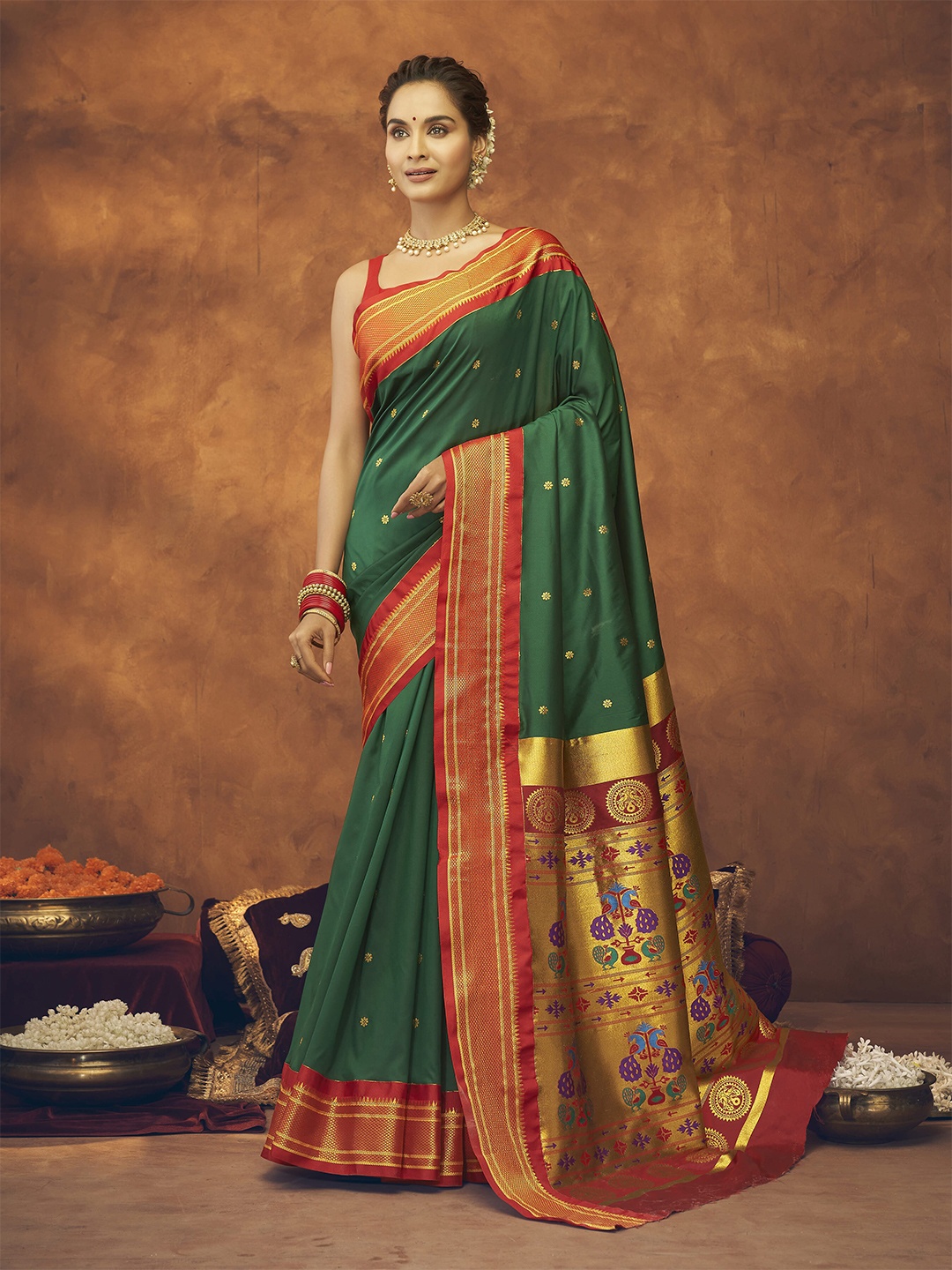 

elora Women Green Sarees
